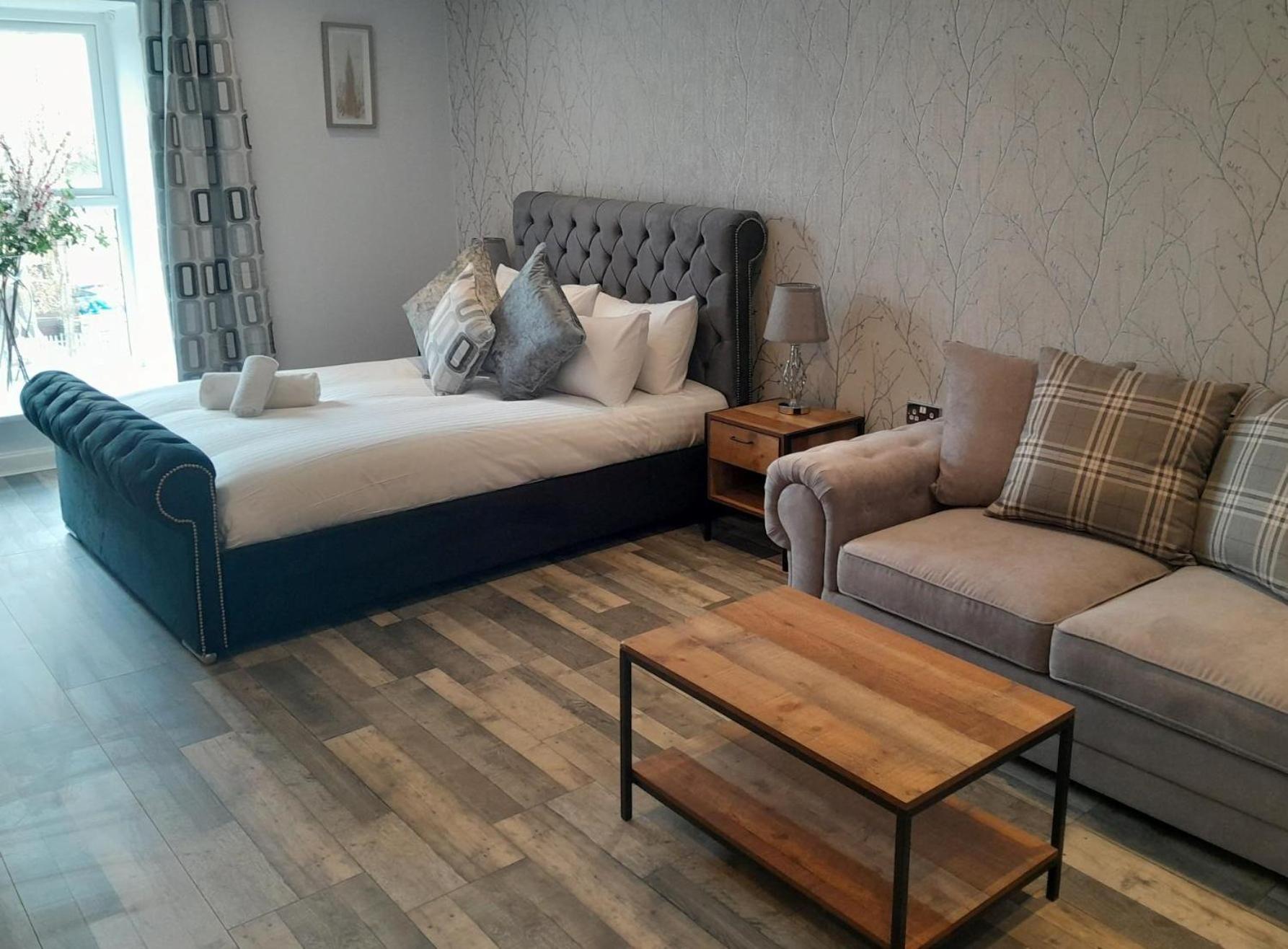 Superior King Room - Photo 3
