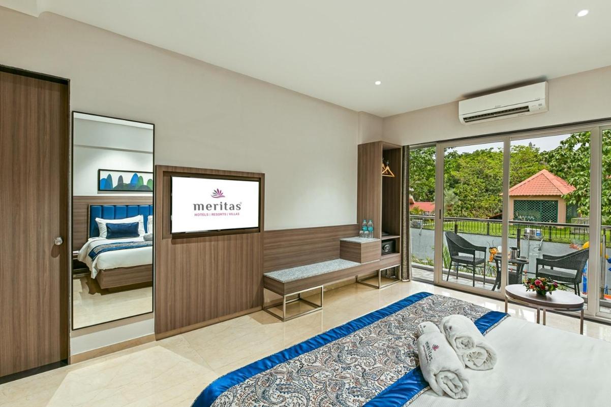 Superior Room with Balcony - Photo 4