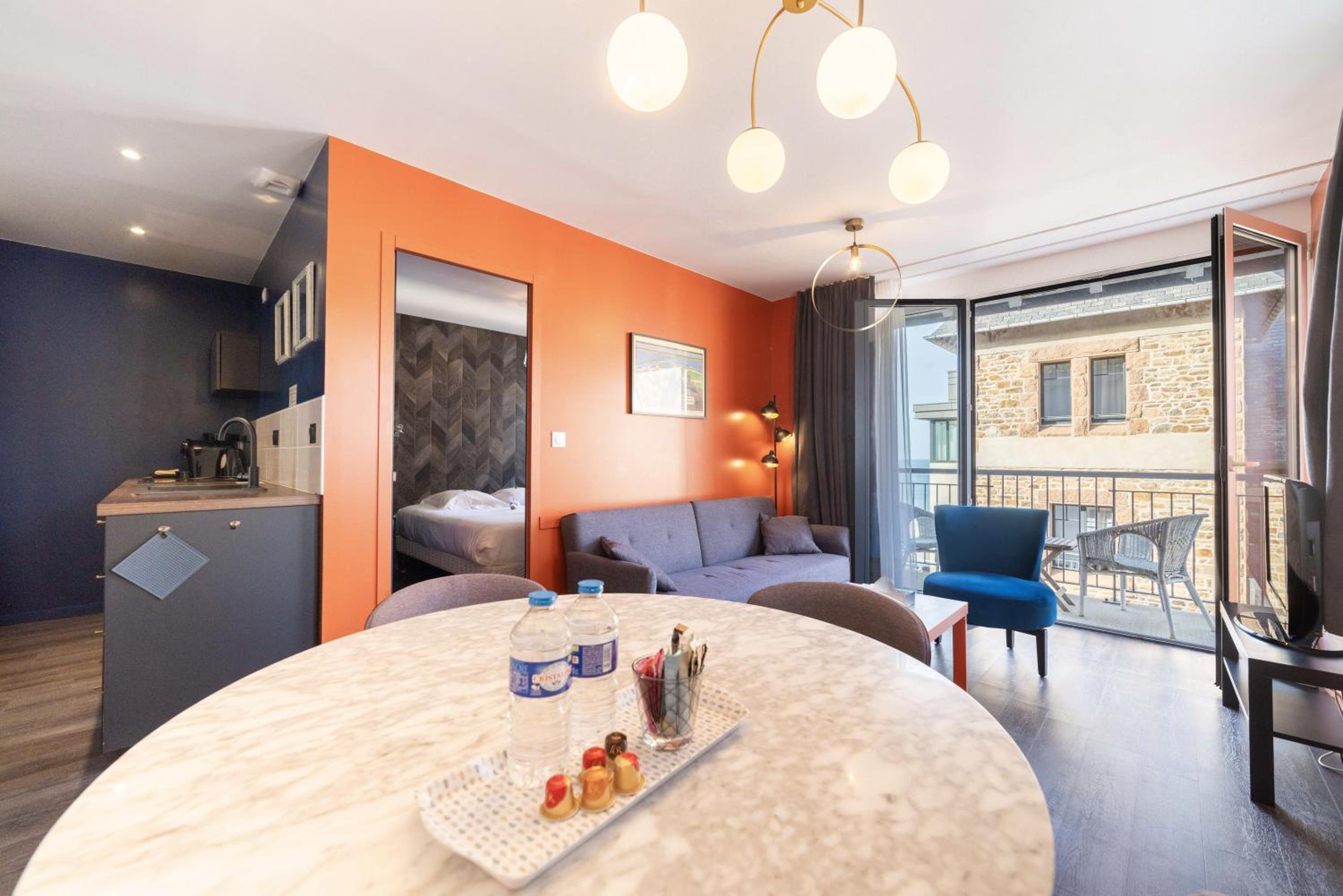 Apartment with Partial Sea View and Balcony photo 3