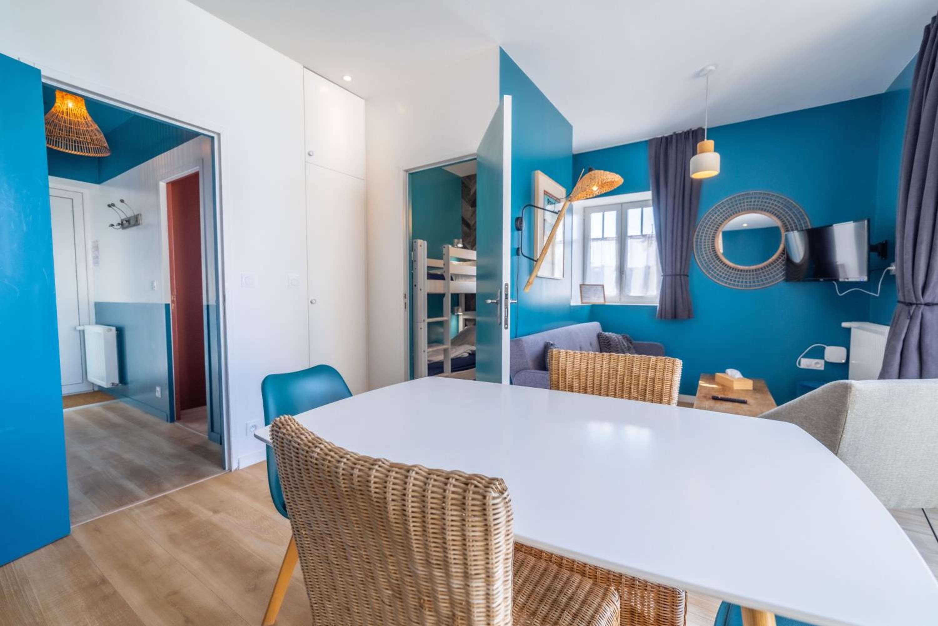 Apartment with Sea View and Balcony photo 1