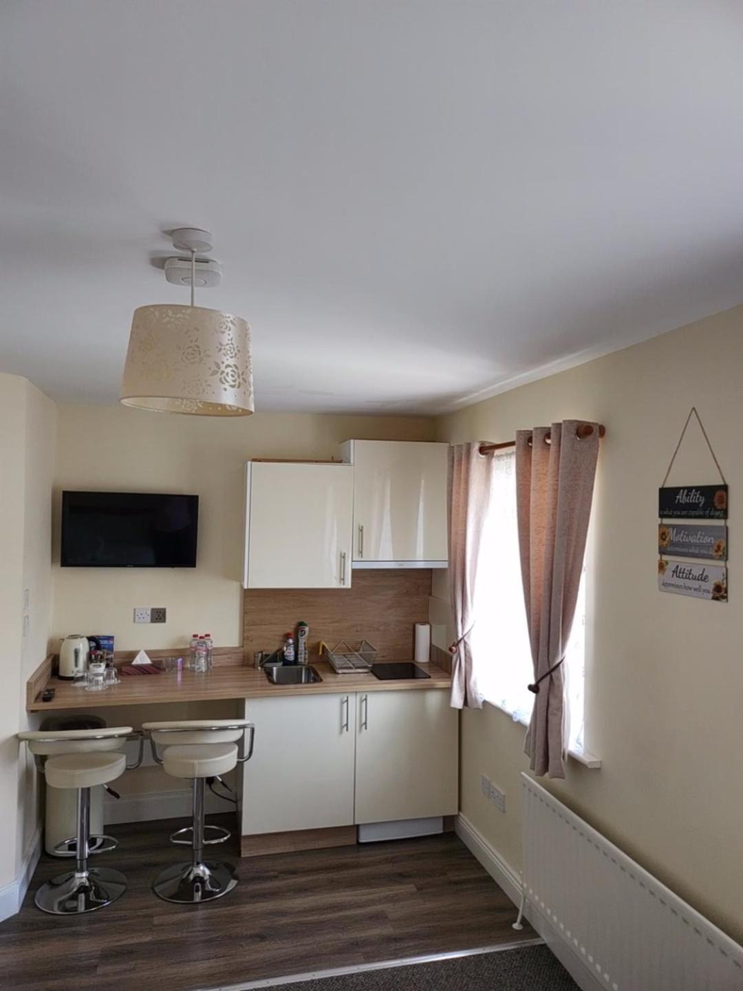 Triple Room with Private Bathroom photo 2