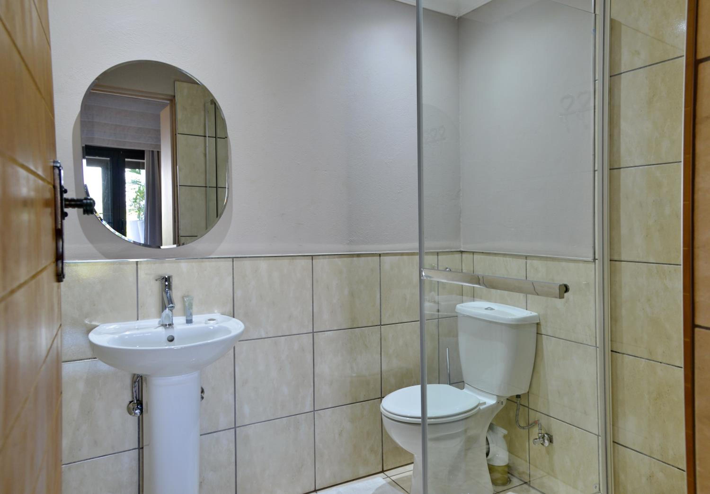 Suite - Photo 6