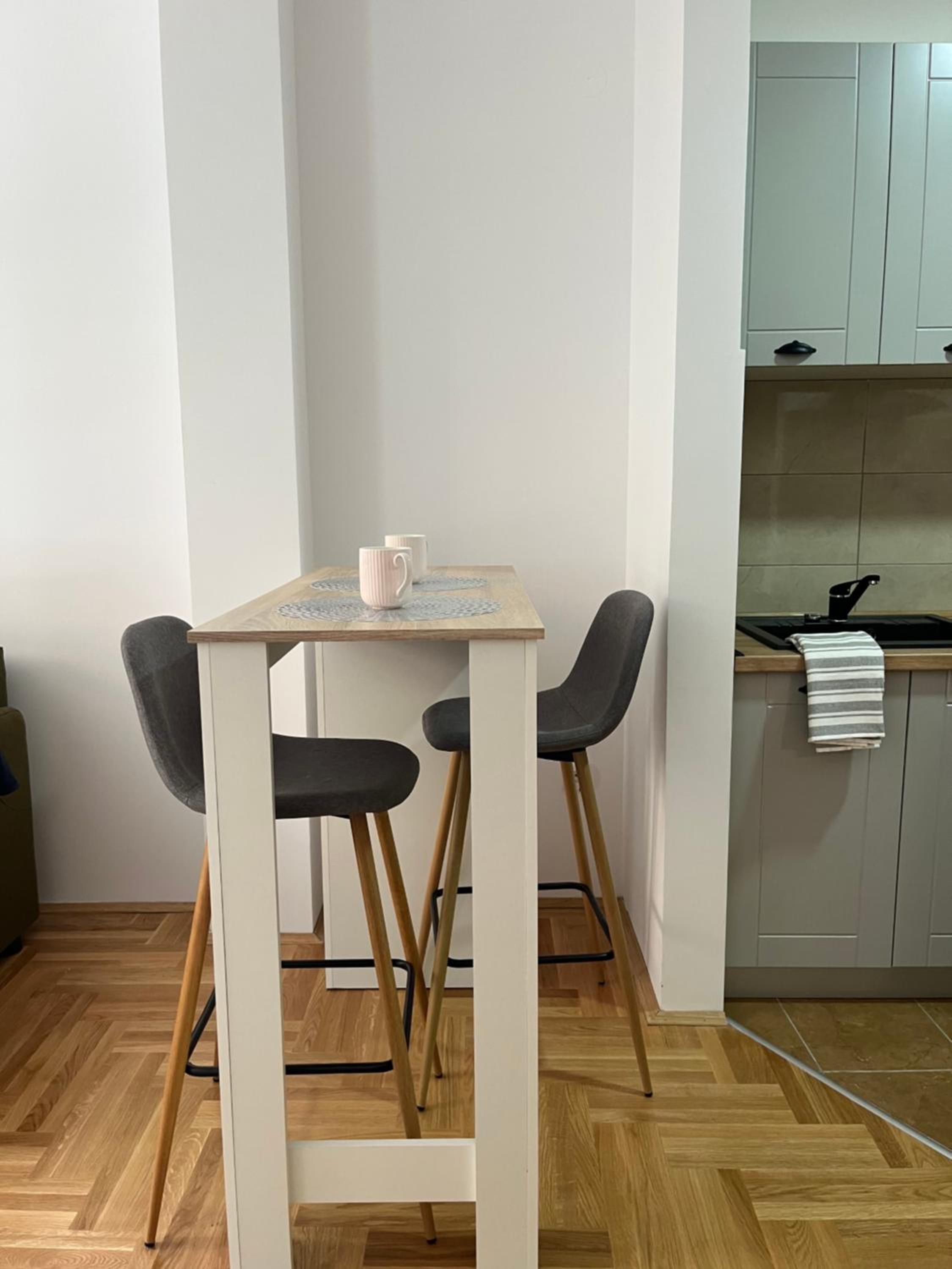 One-Bedroom Apartment photo 2