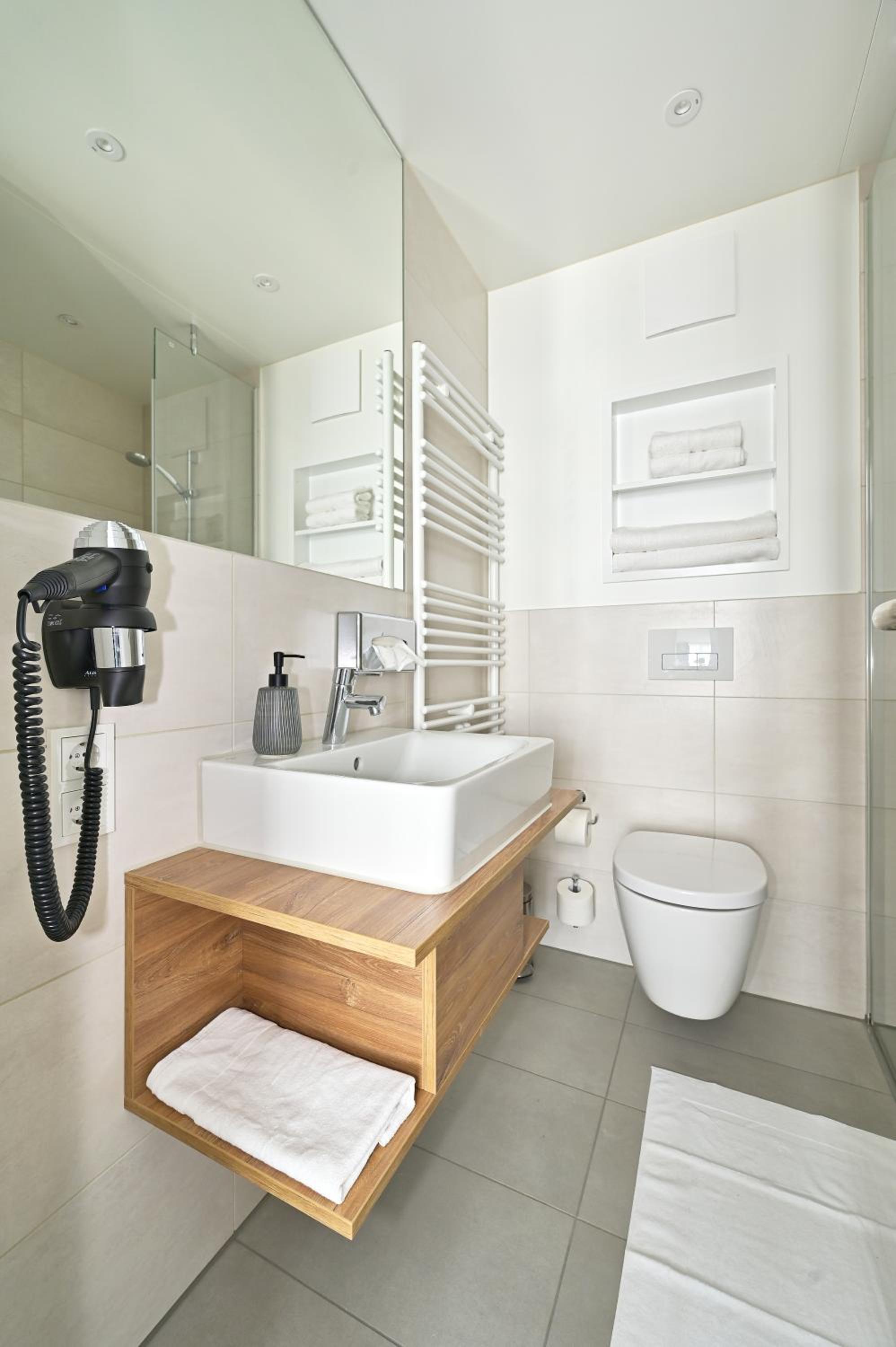 Standard Double Room - Photo 2