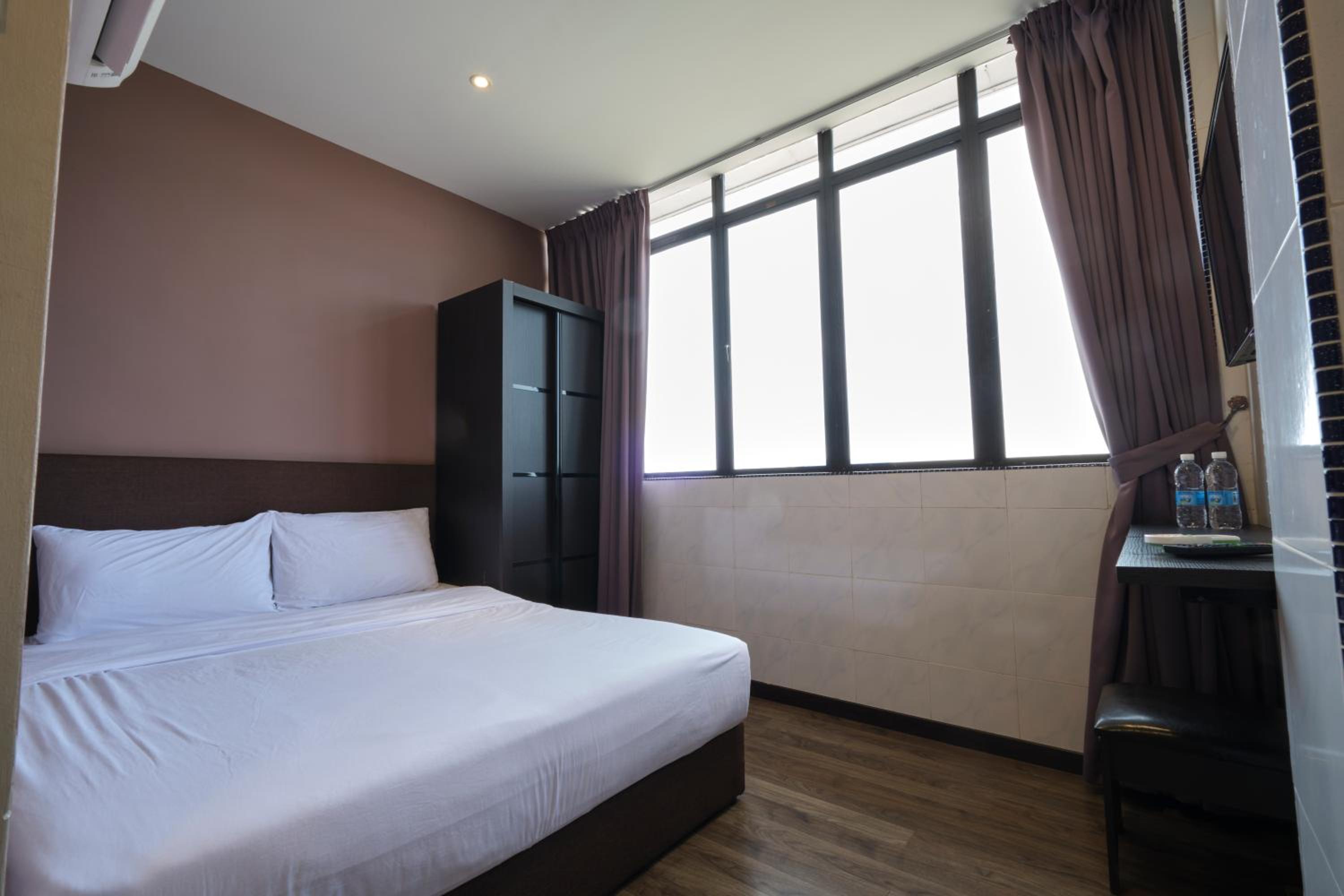 Budget Double Room photo 2