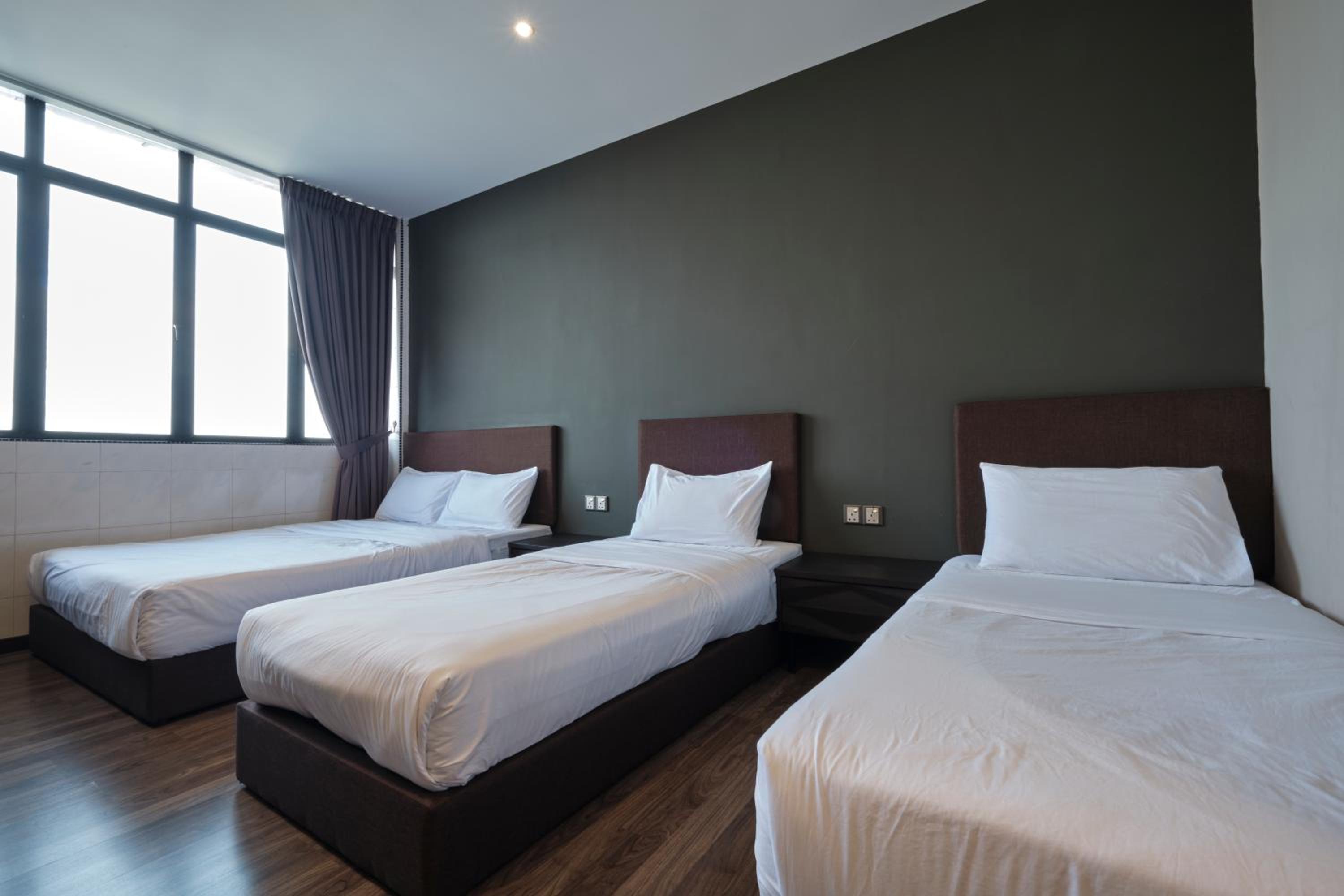 Economy Quadruple Room photo 2
