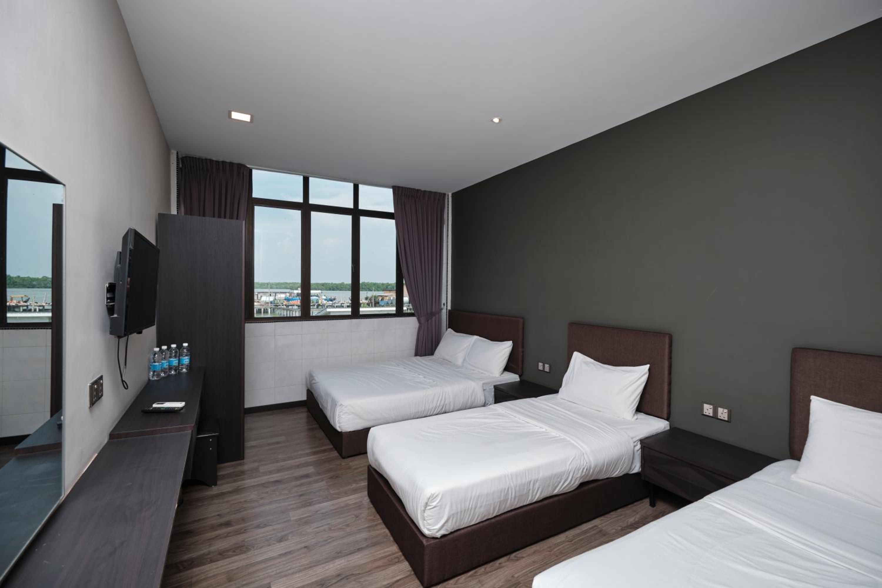 Economy Quadruple Room photo 1