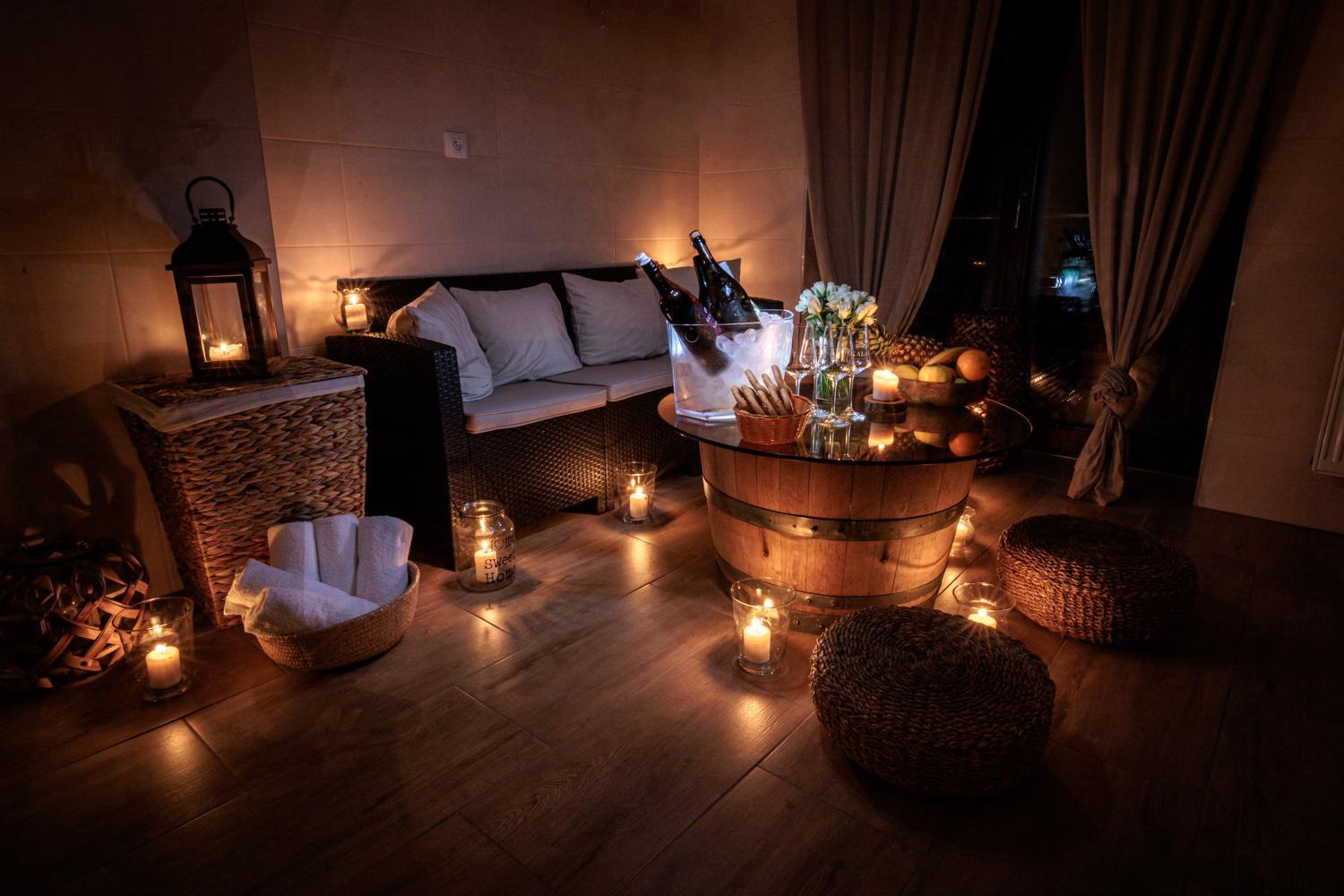 Double Room with Spa Bath - Photo 3