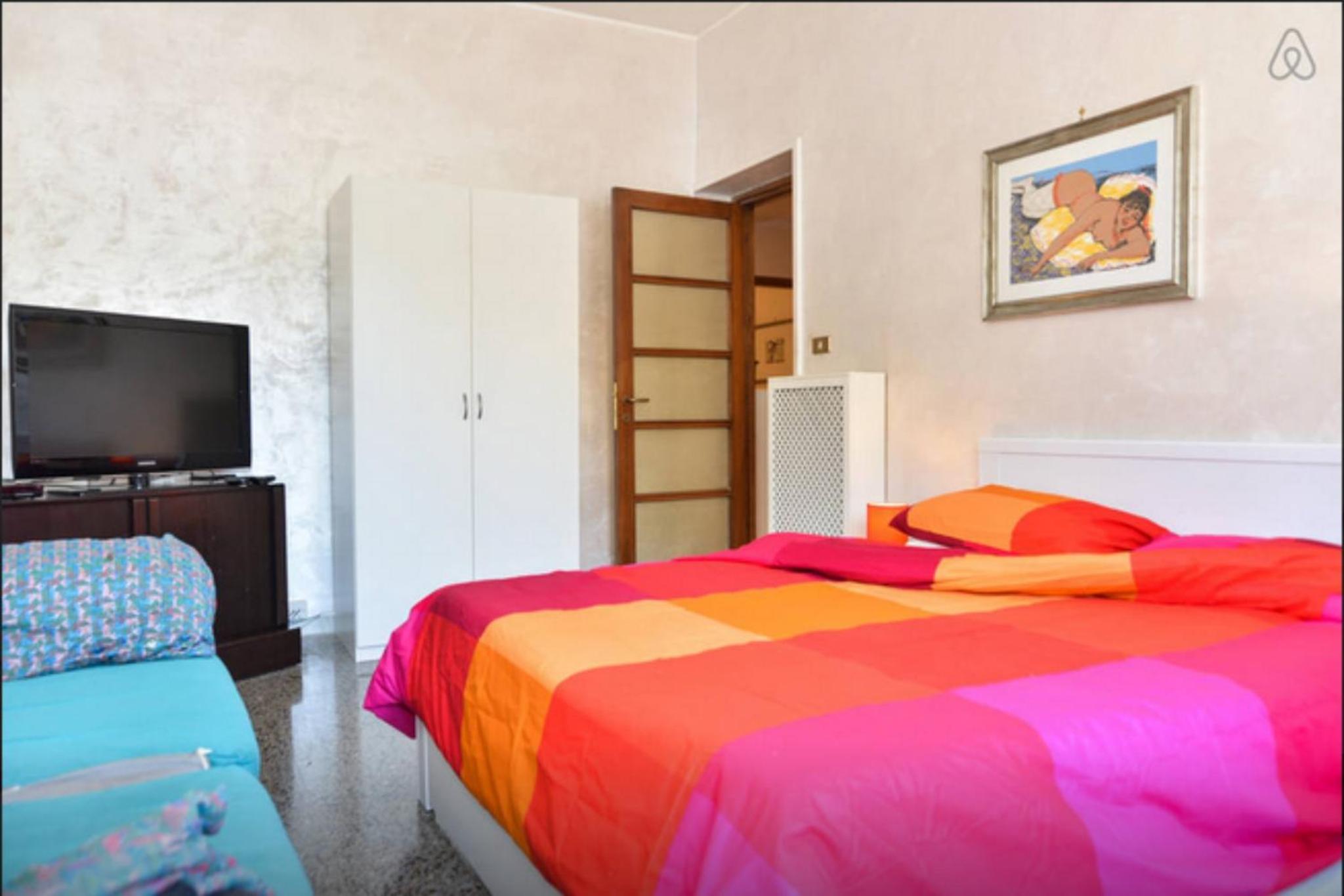 Standard Double Room with Shared Bathroom