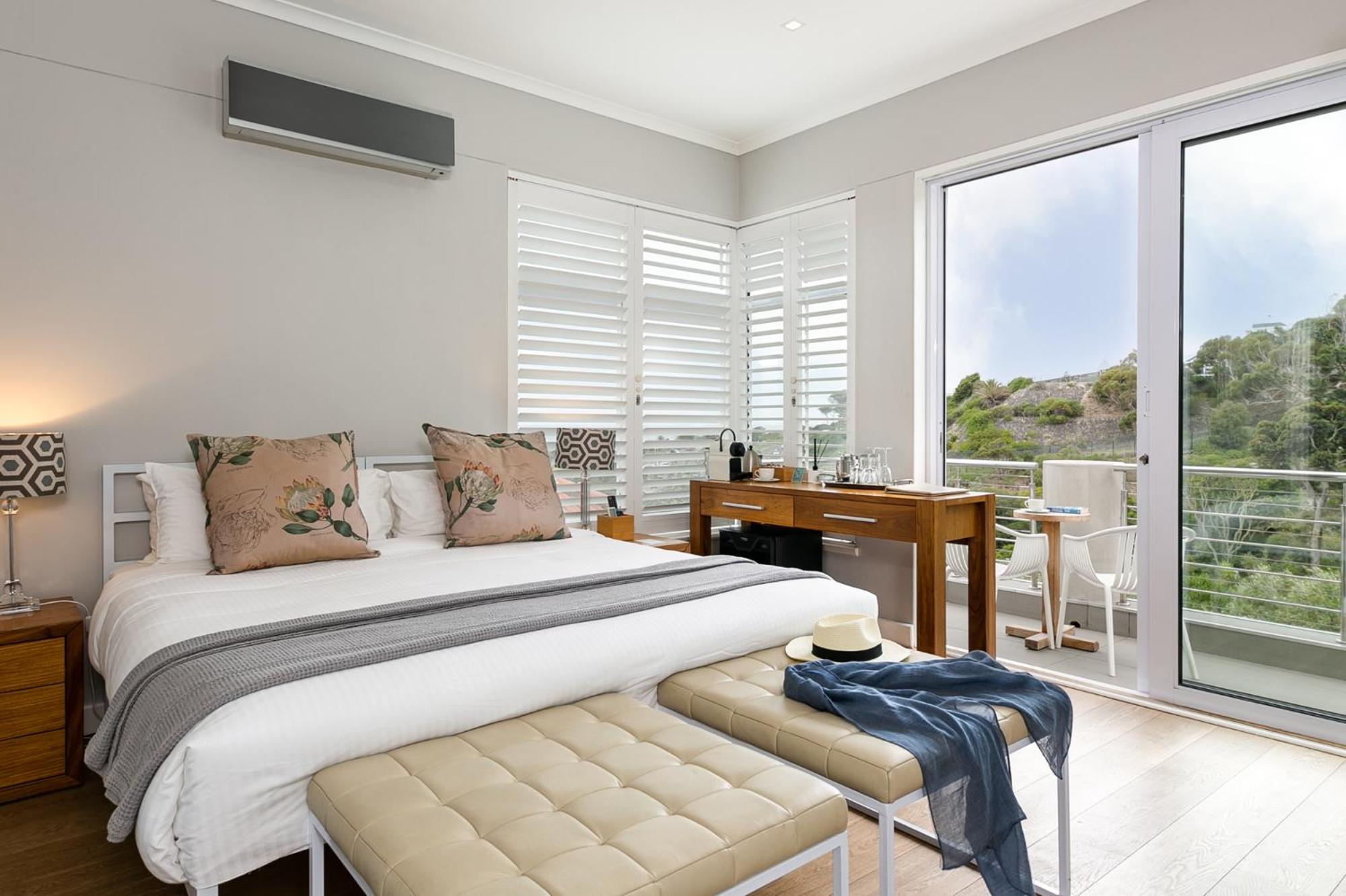 Double or Twin Room with Sea View