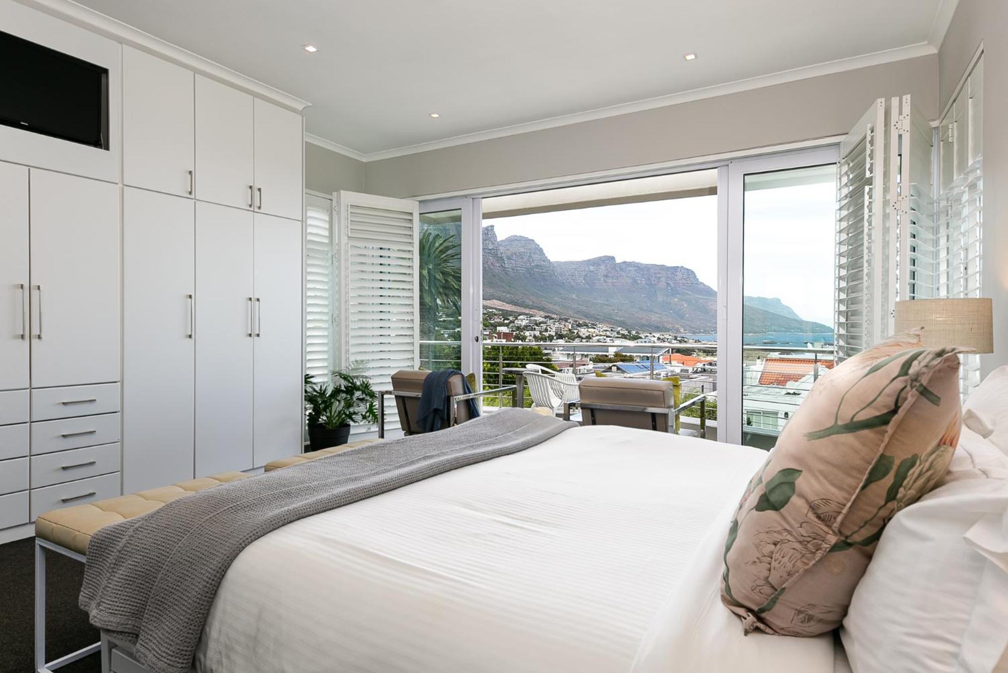 Deluxe Suite with Sea View