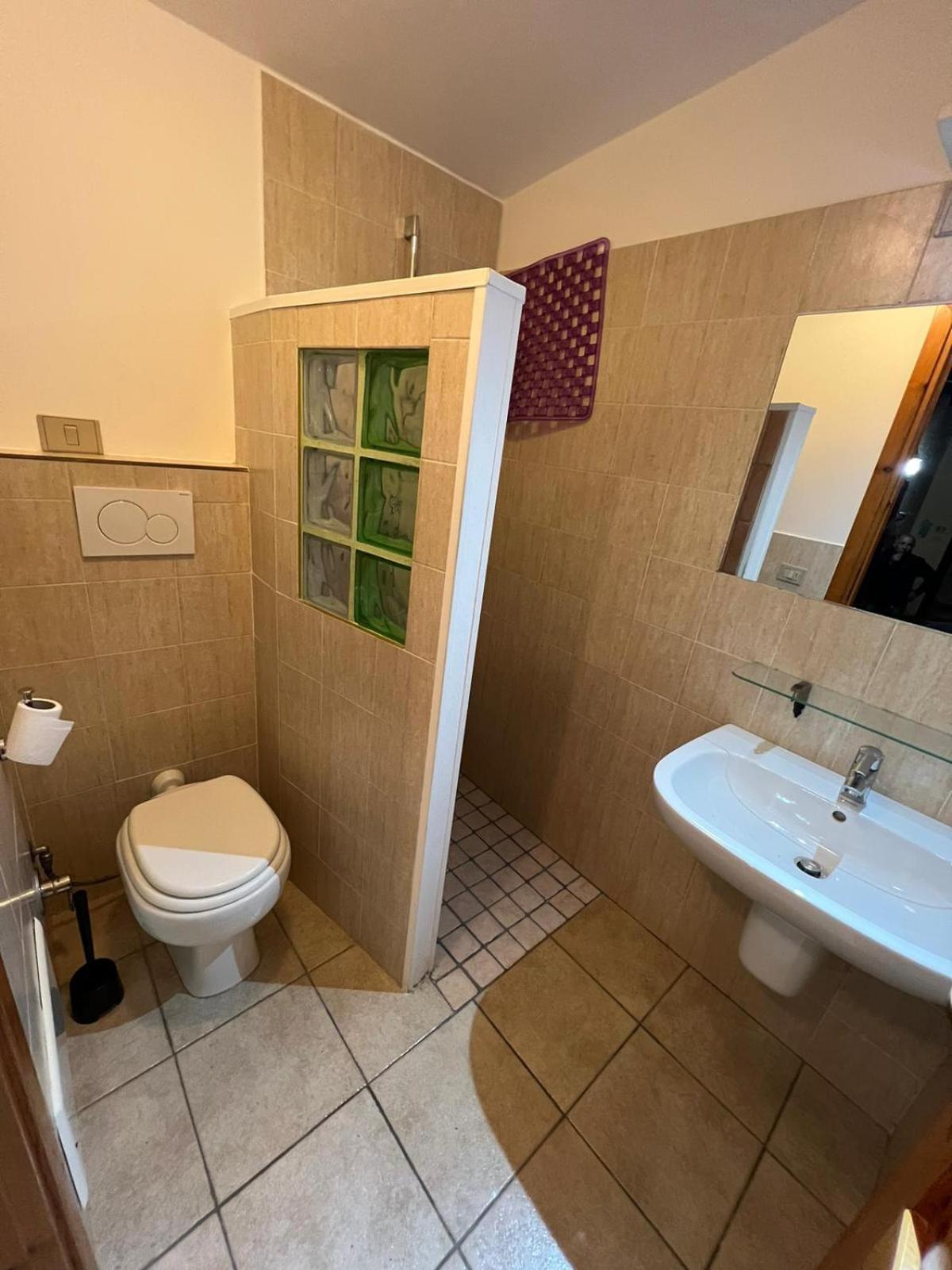 One-Bedroom House photo 2