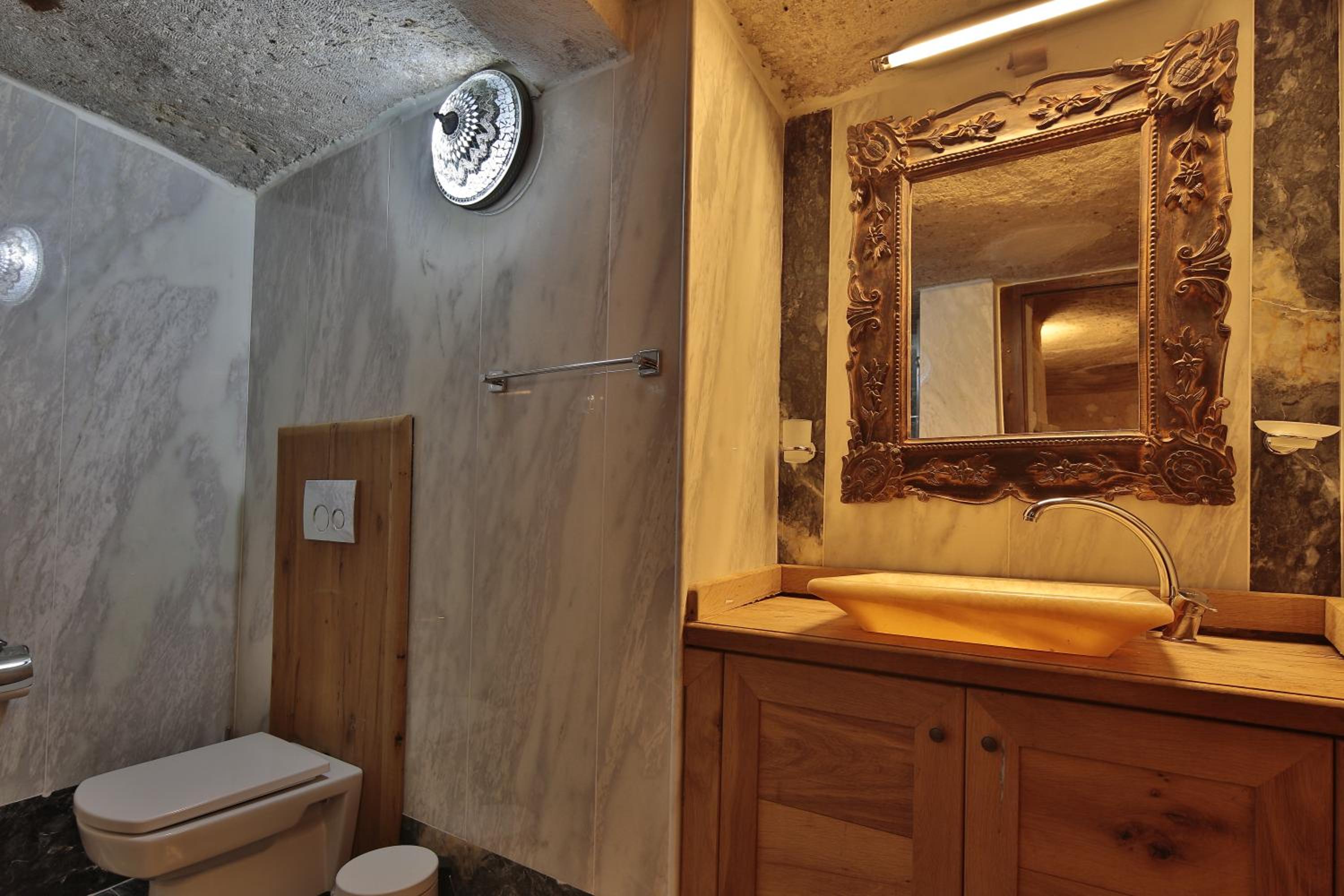 Superior Cave Suite  - Photo 9