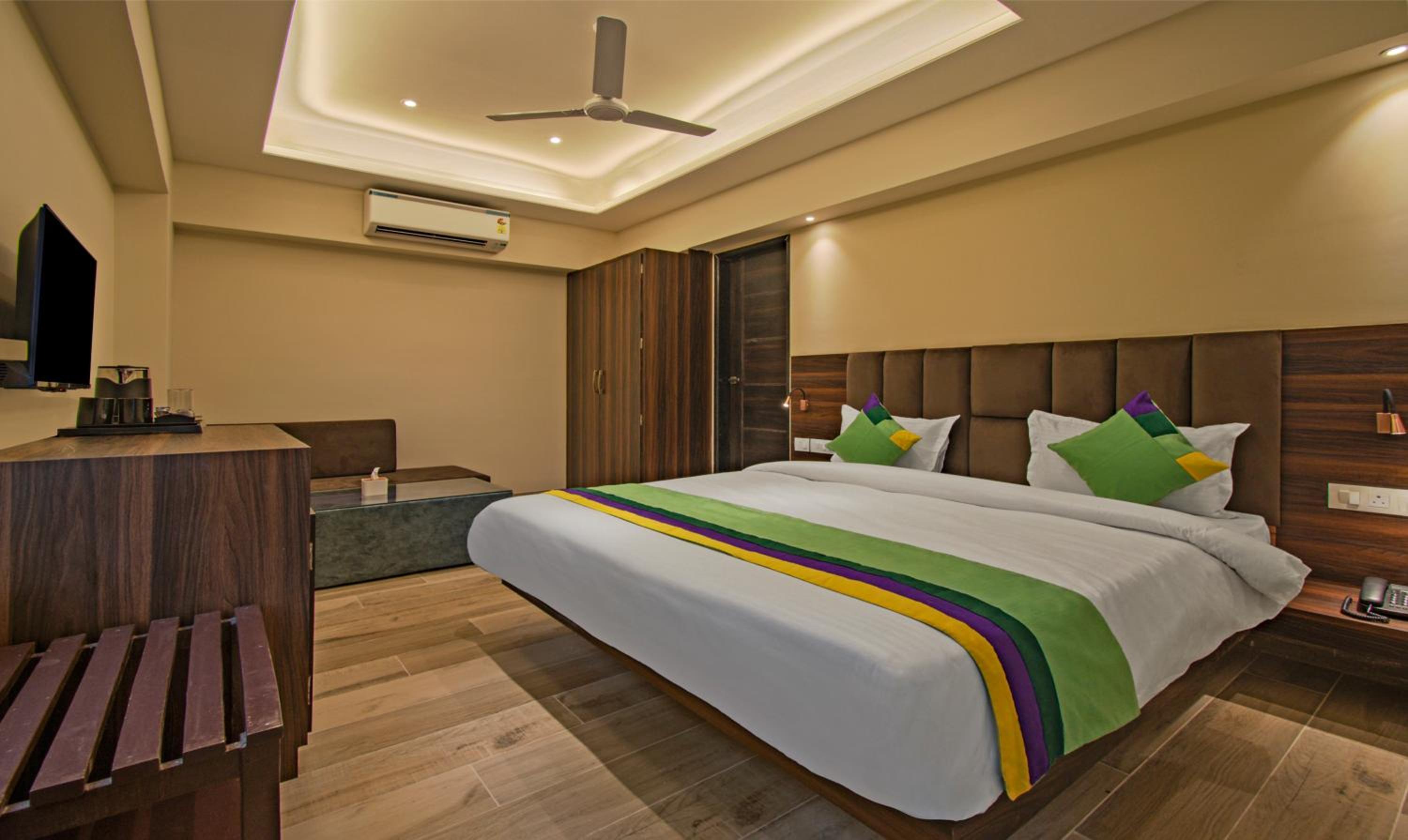 Deluxe Family Room