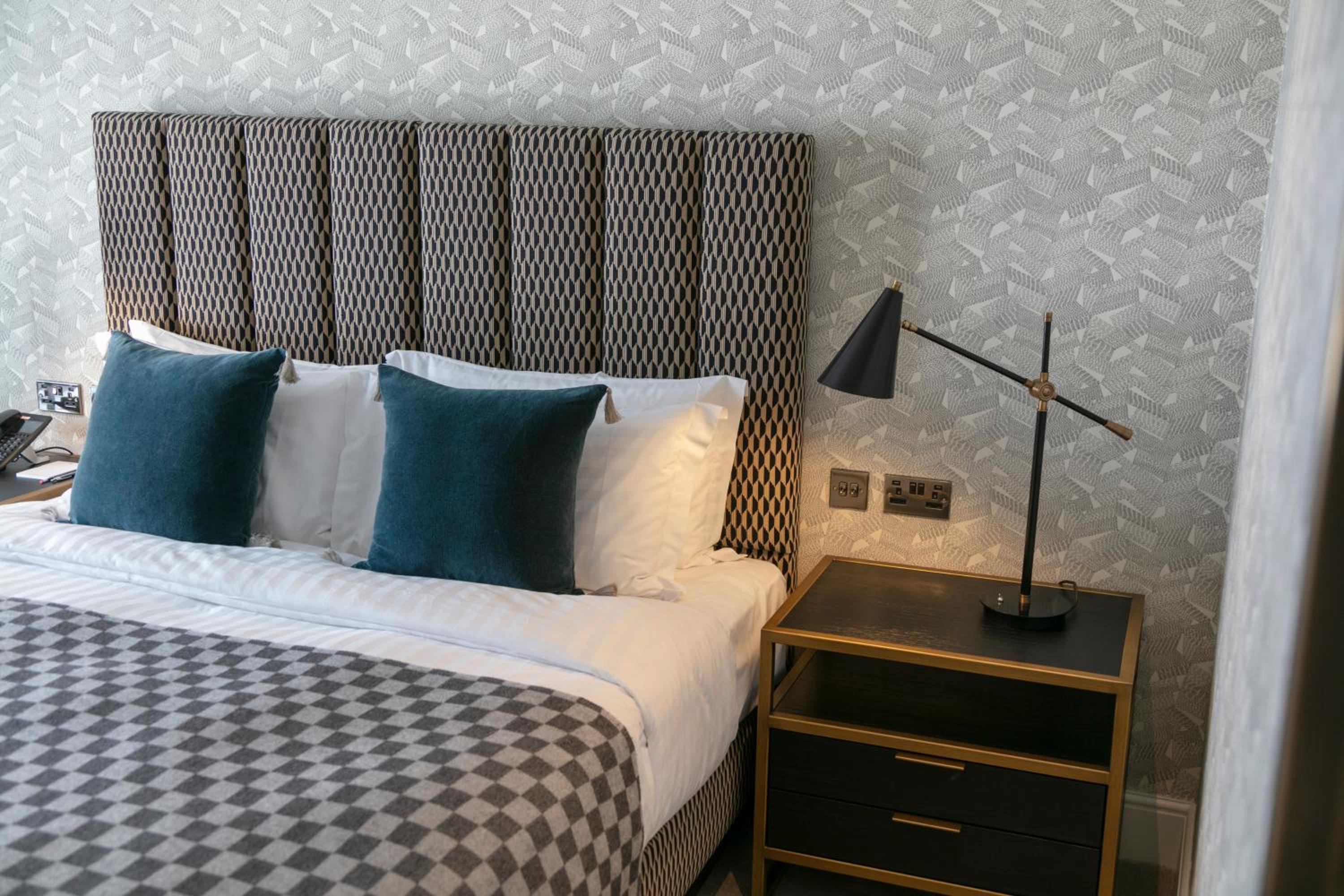 Deluxe Double Room with Bath photo 3