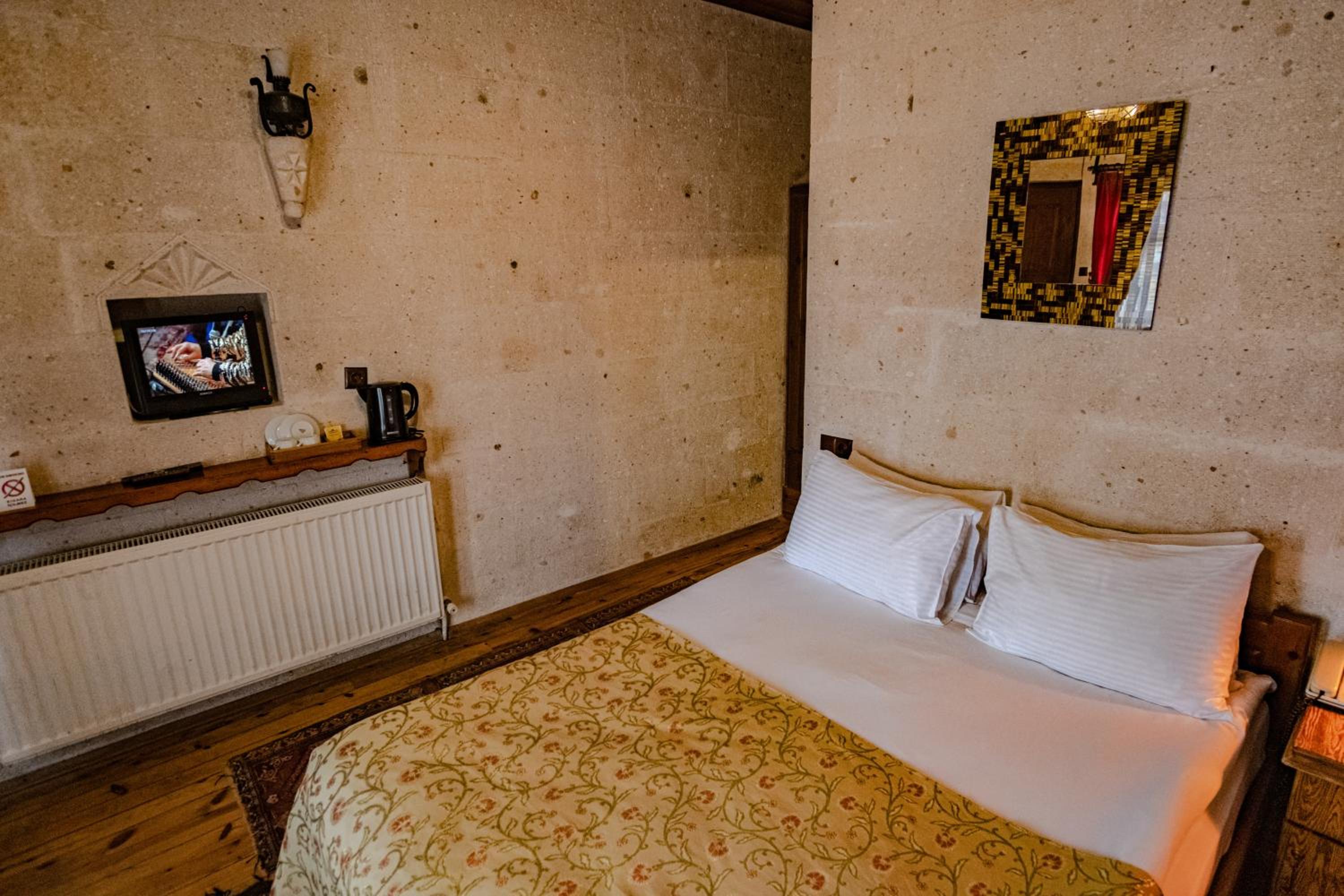 Standard Double Room - Photo 5