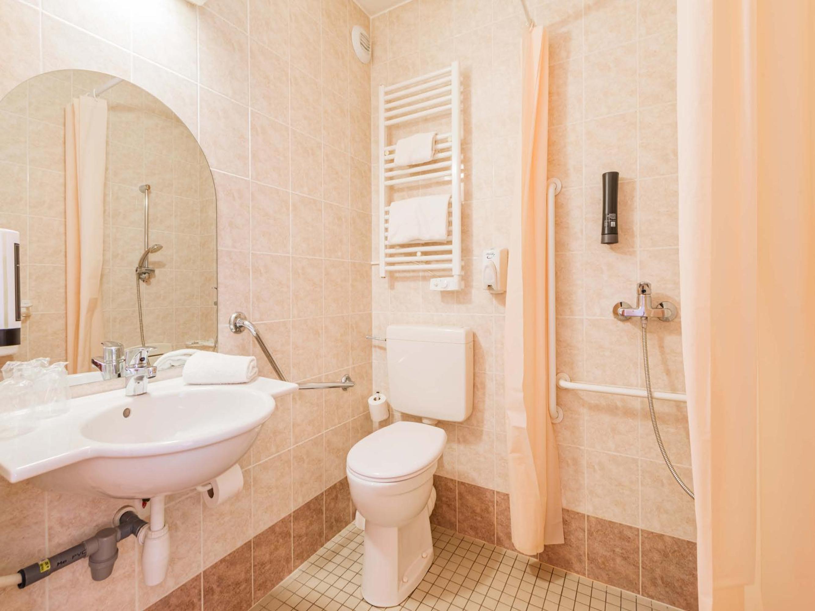 Double Room - Disability Access - Photo 4