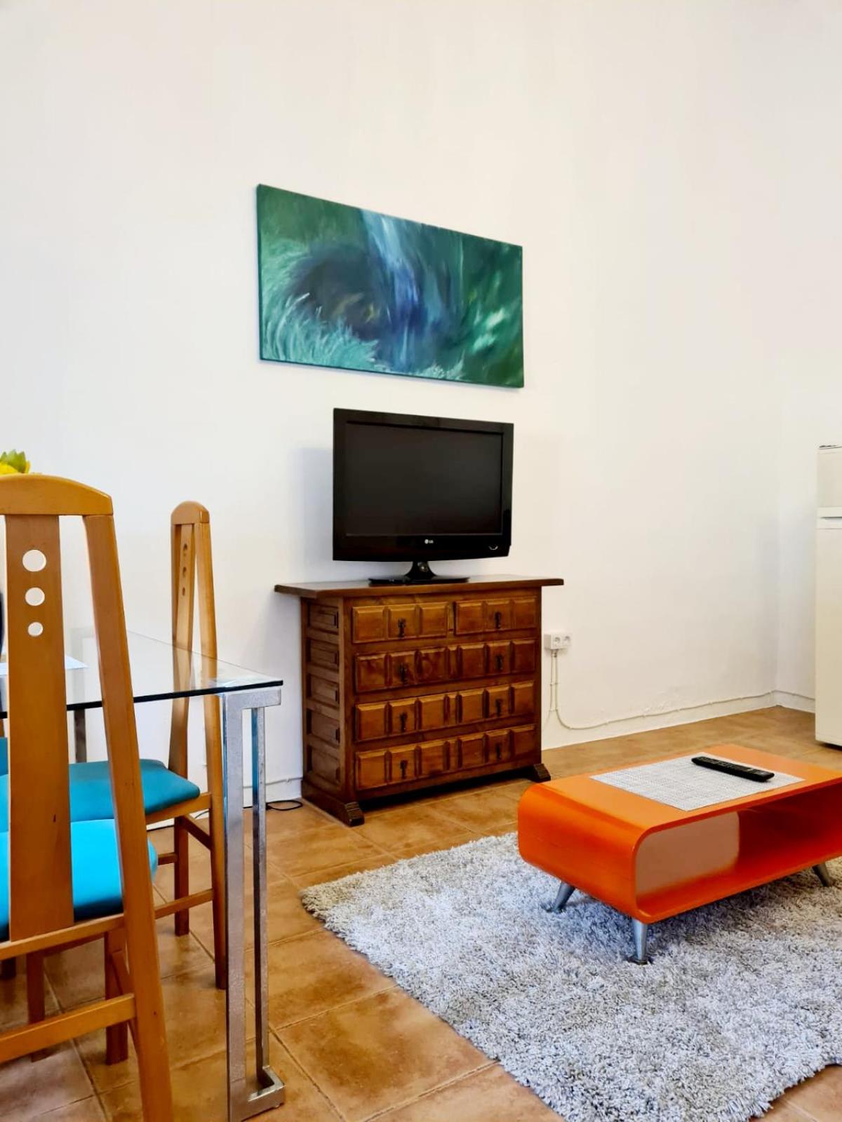 One-Bedroom Apartment photo 2