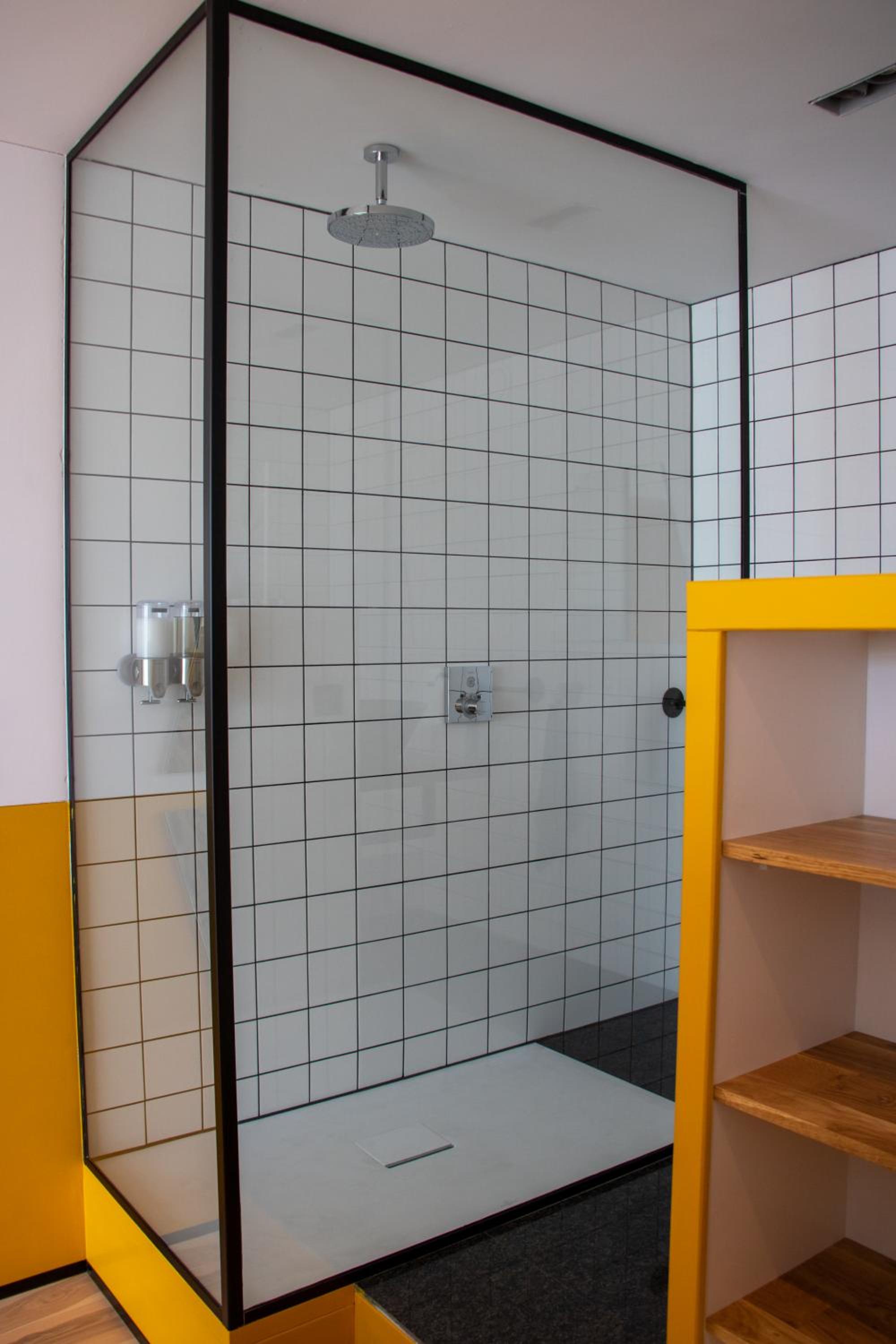 Deluxe Double Room with Bath photo 3