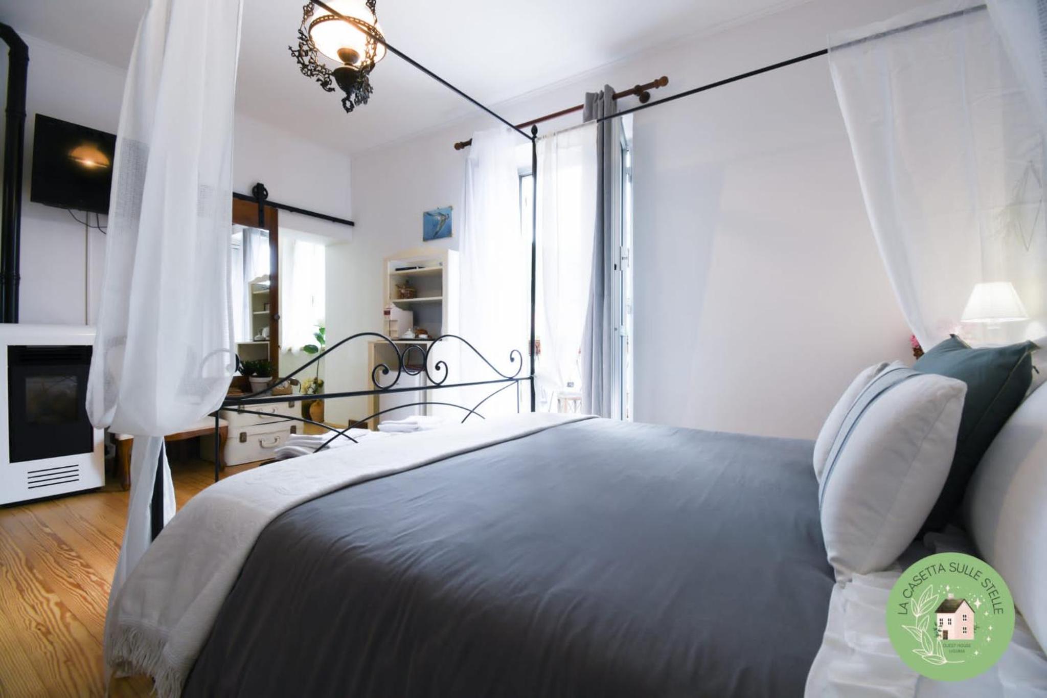 Double Room with Balcony - Photo 15