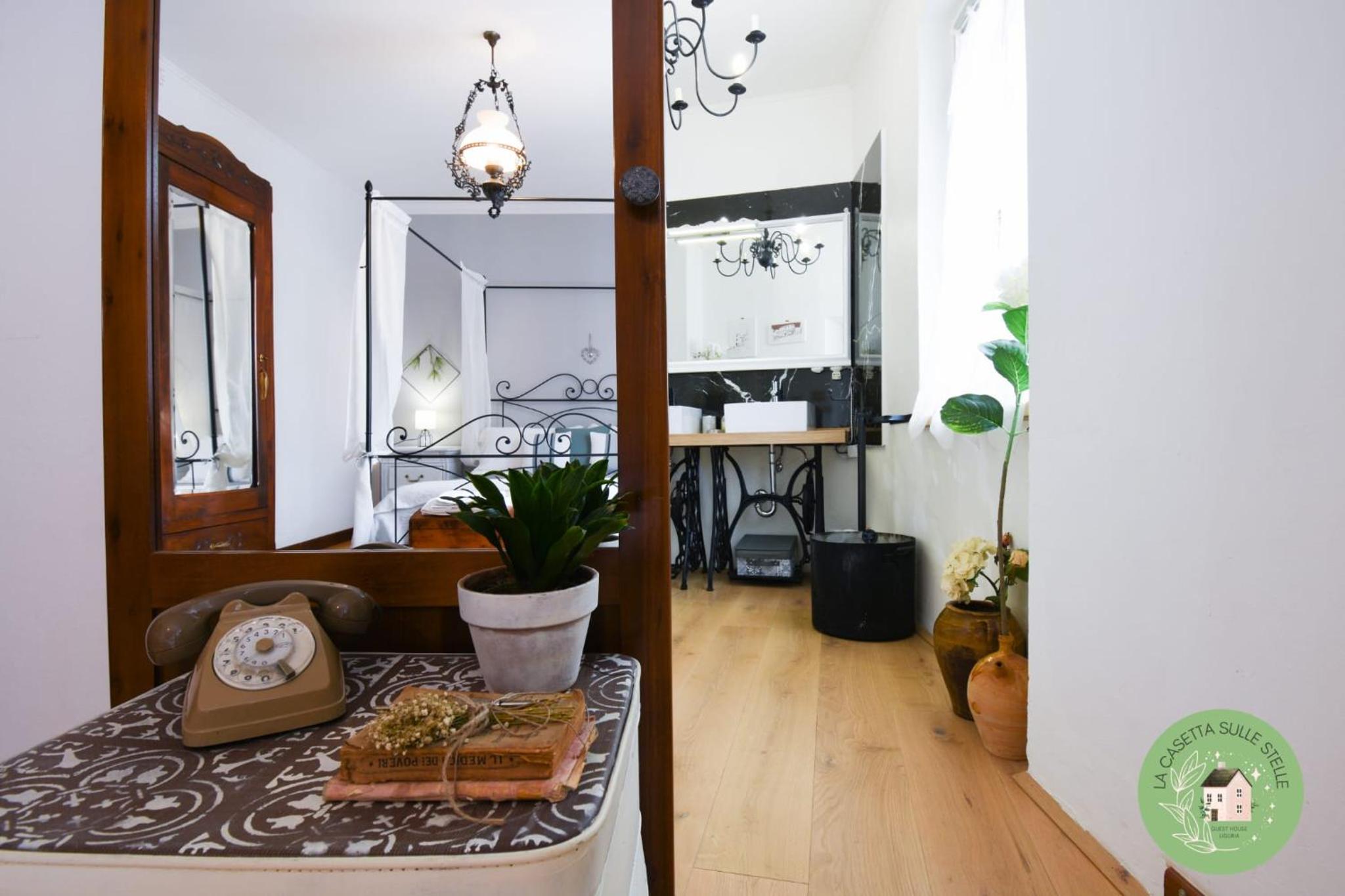 Double Room with Balcony - Photo 7