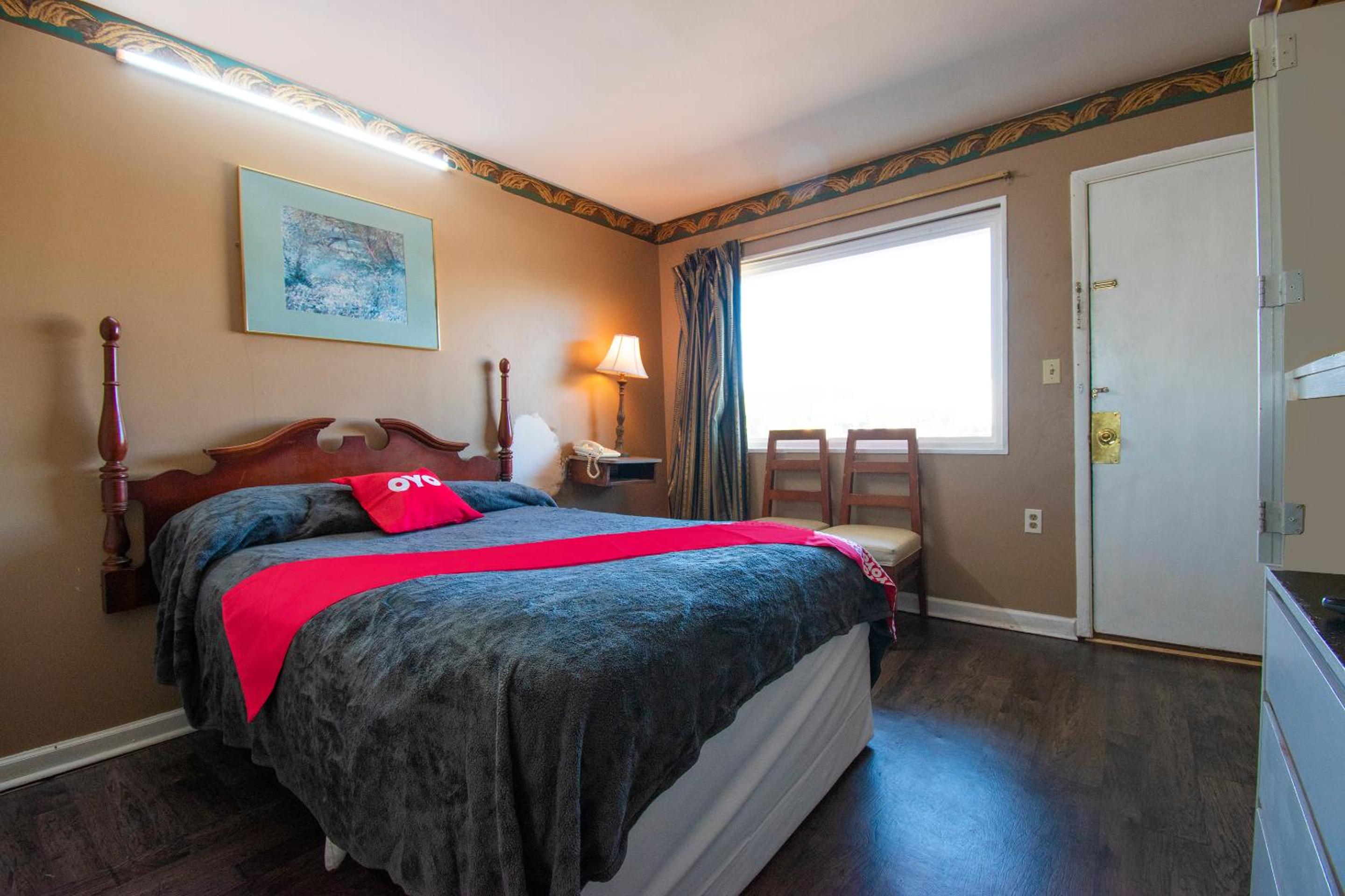 Queen Room - Photo 7