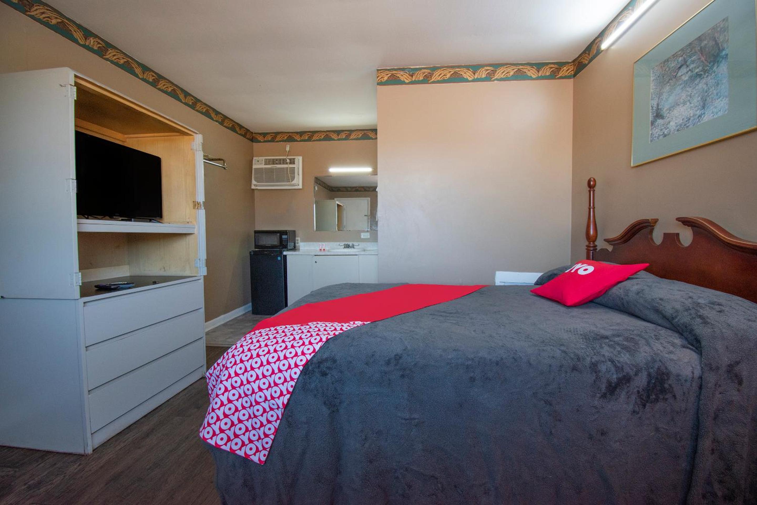 Queen Room - Photo 6