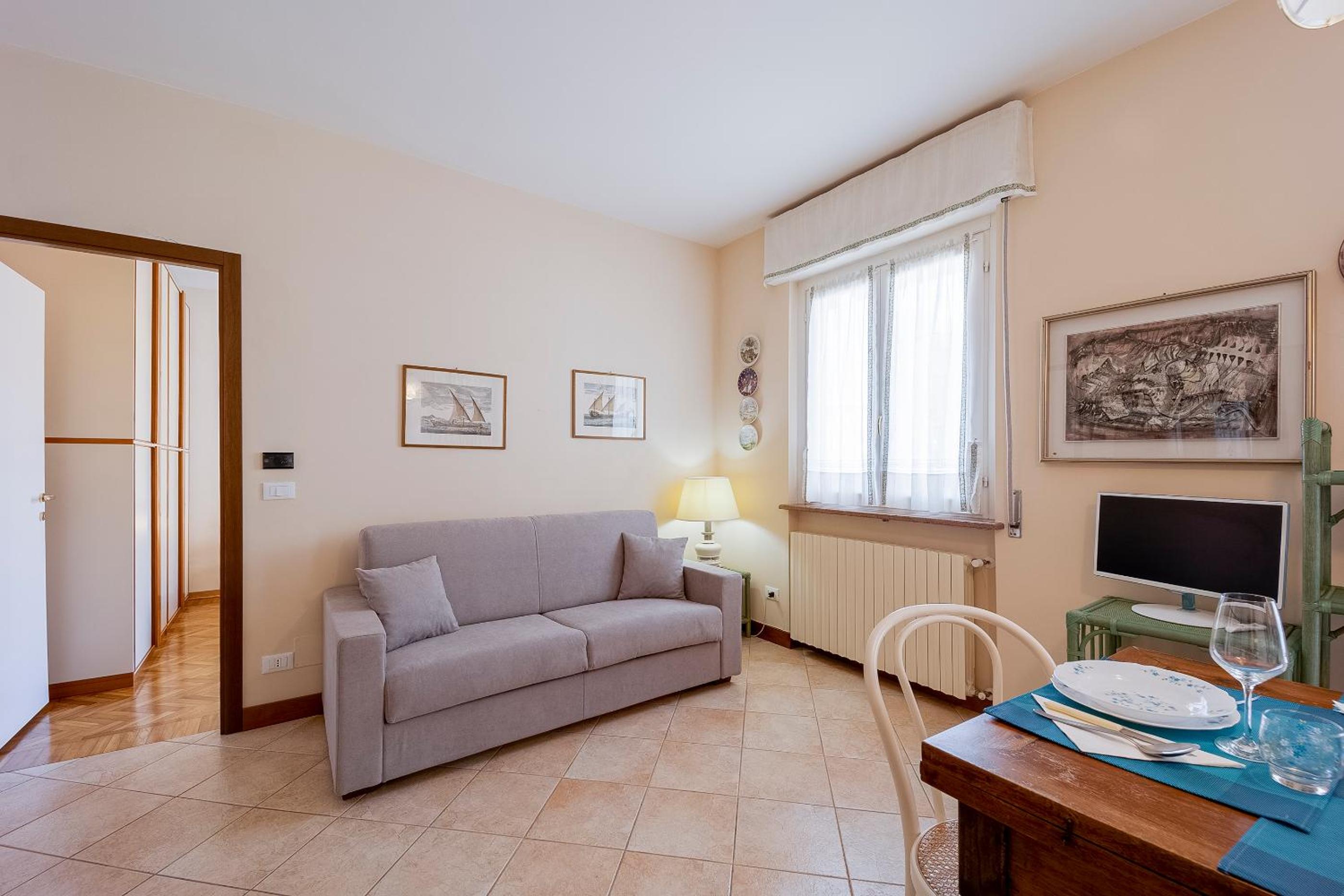 One-Bedroom Apartment
