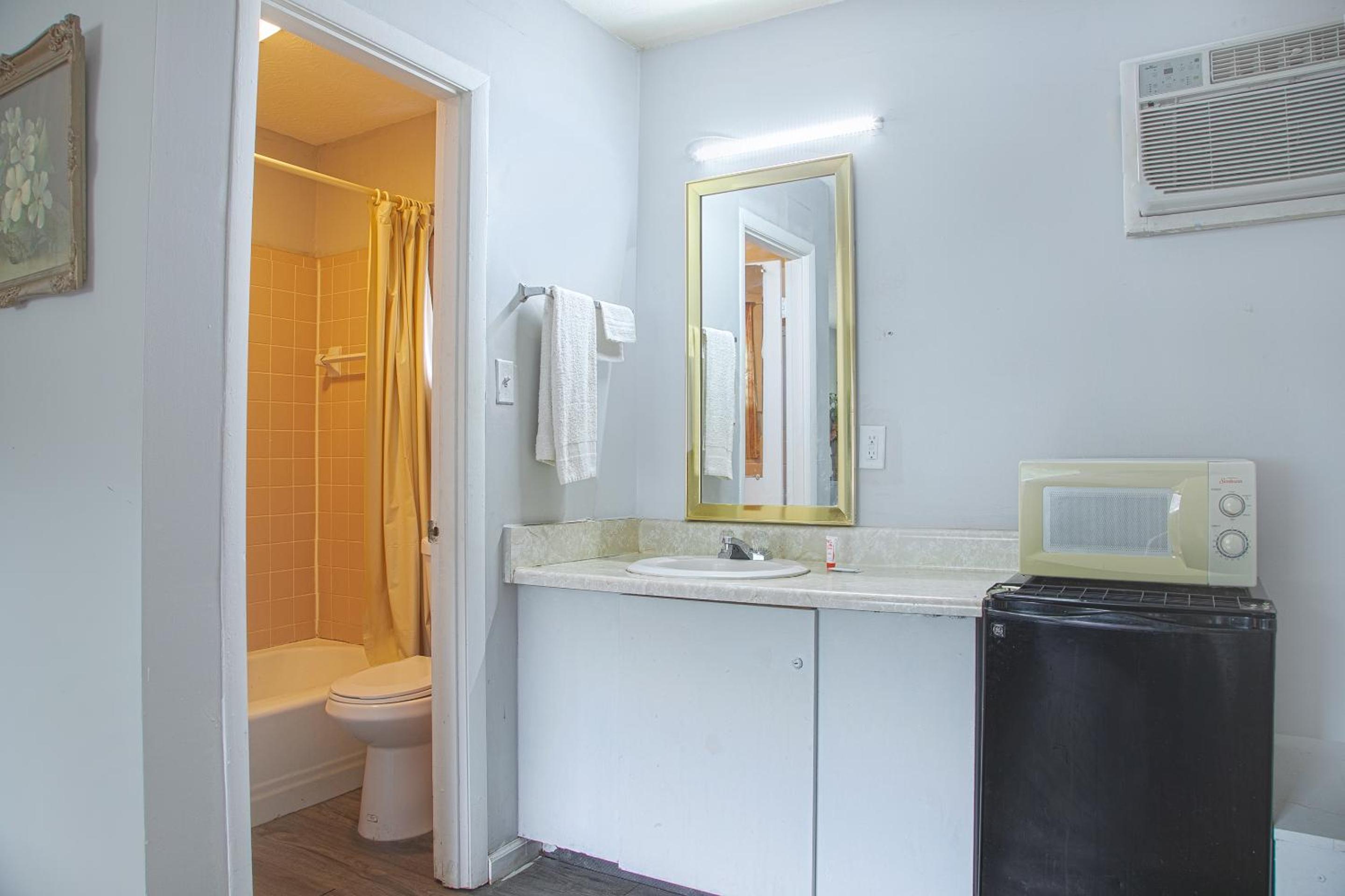 Queen Room - Photo 3