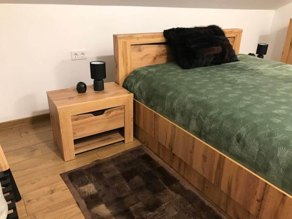 One-Bedroom Apartment photo 2