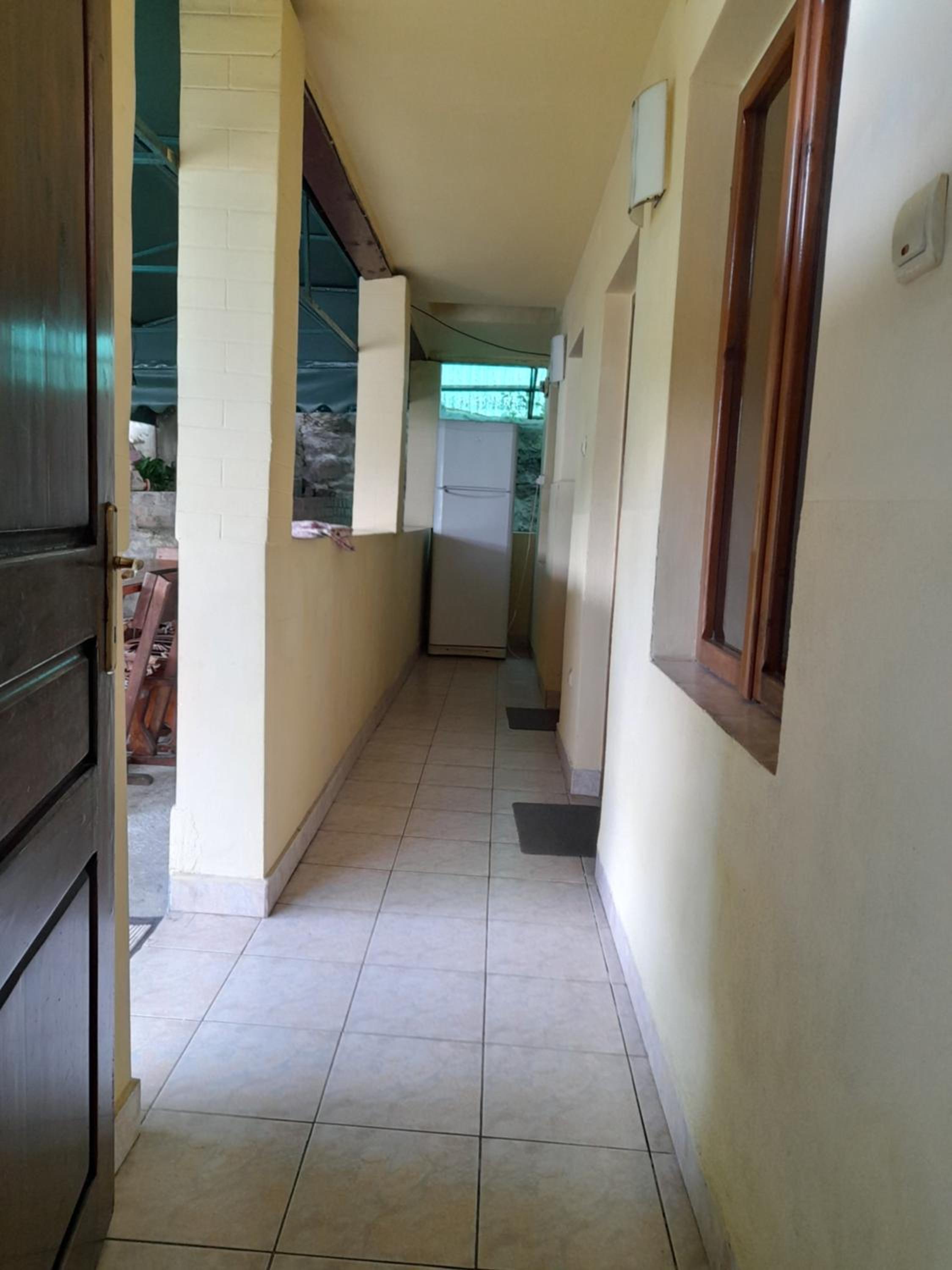 Two-Bedroom House - Photo 9