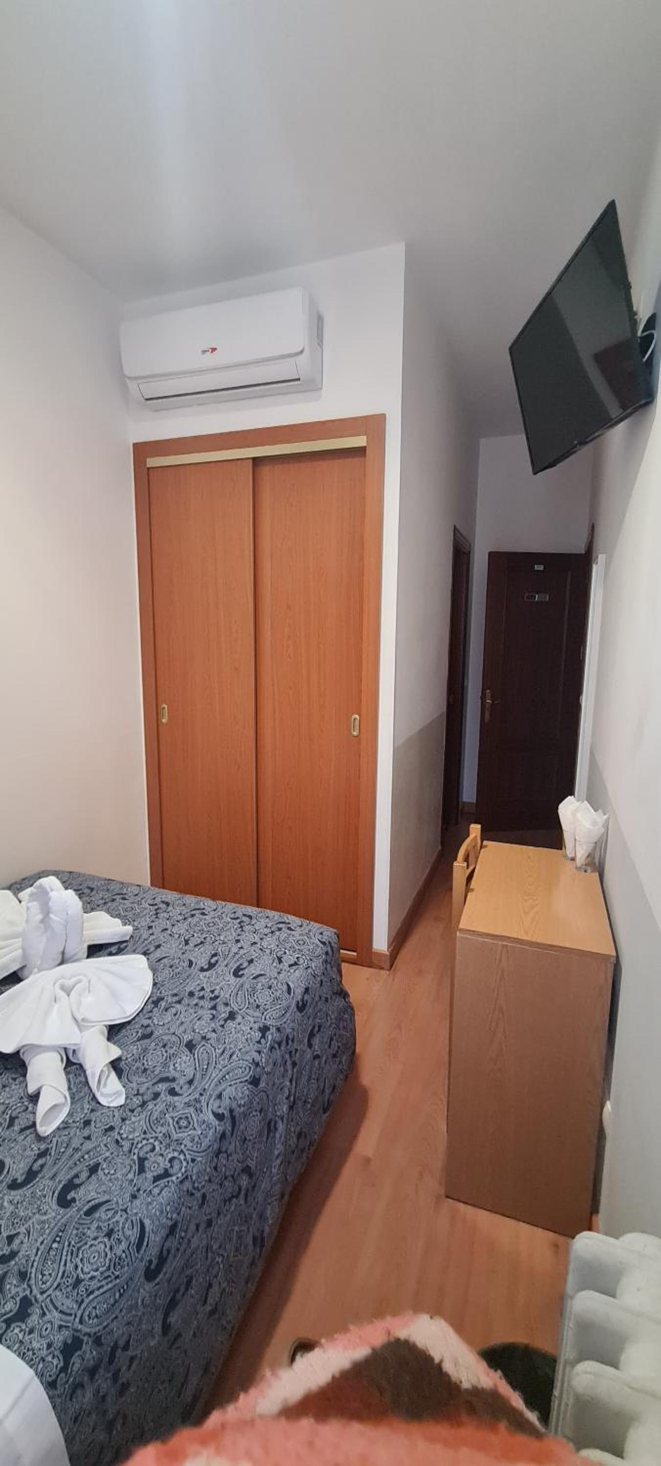 Small Double Room - Photo 5