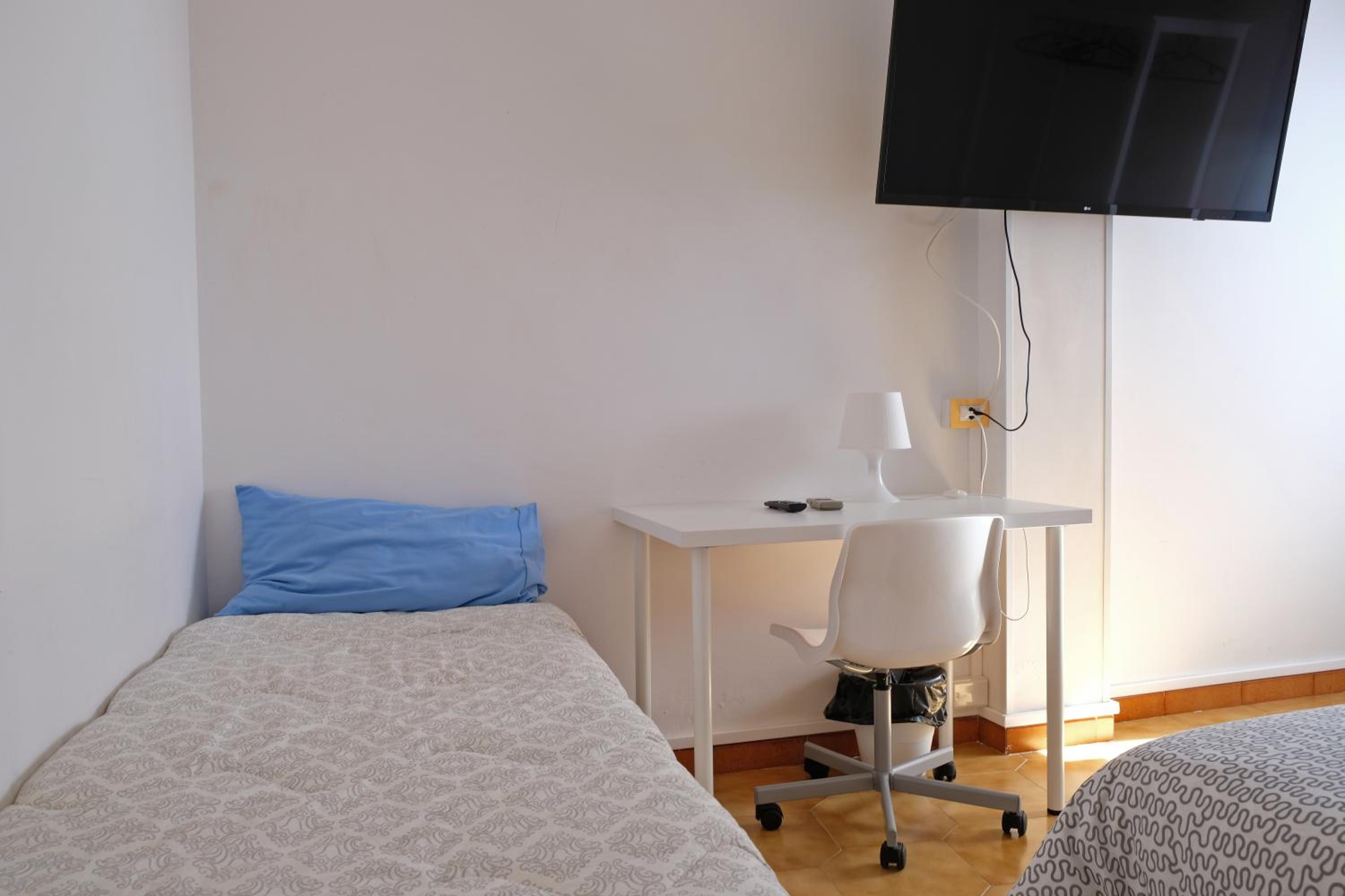 Triple Room with Private Bathroom photo 1