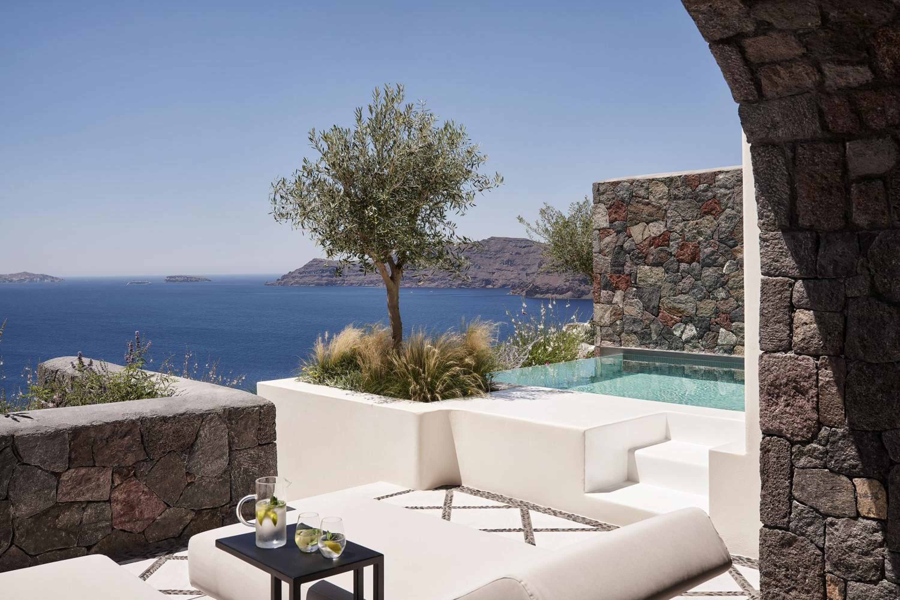 Pool Suite - Photo 7