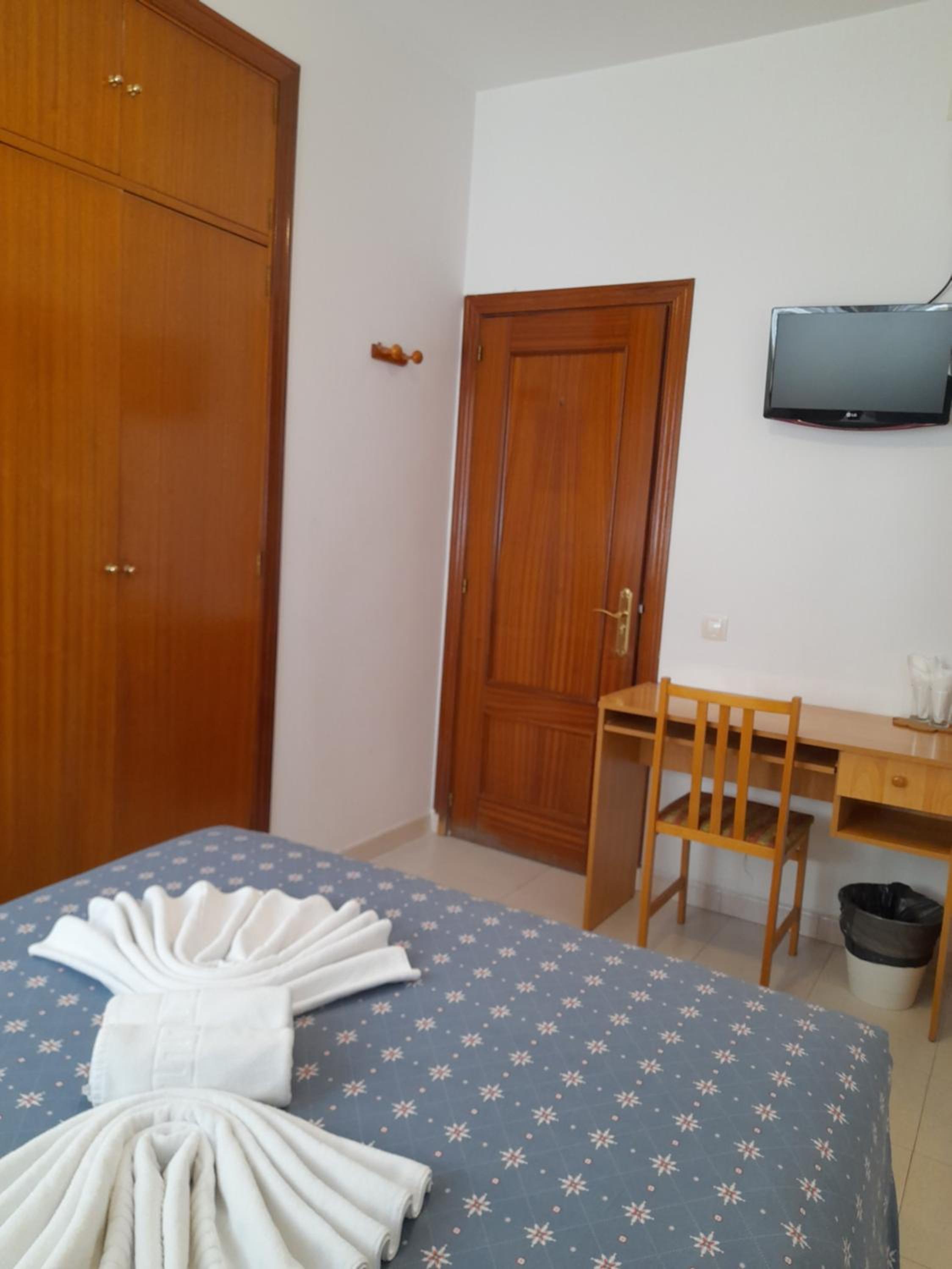 Double Room - Photo 19
