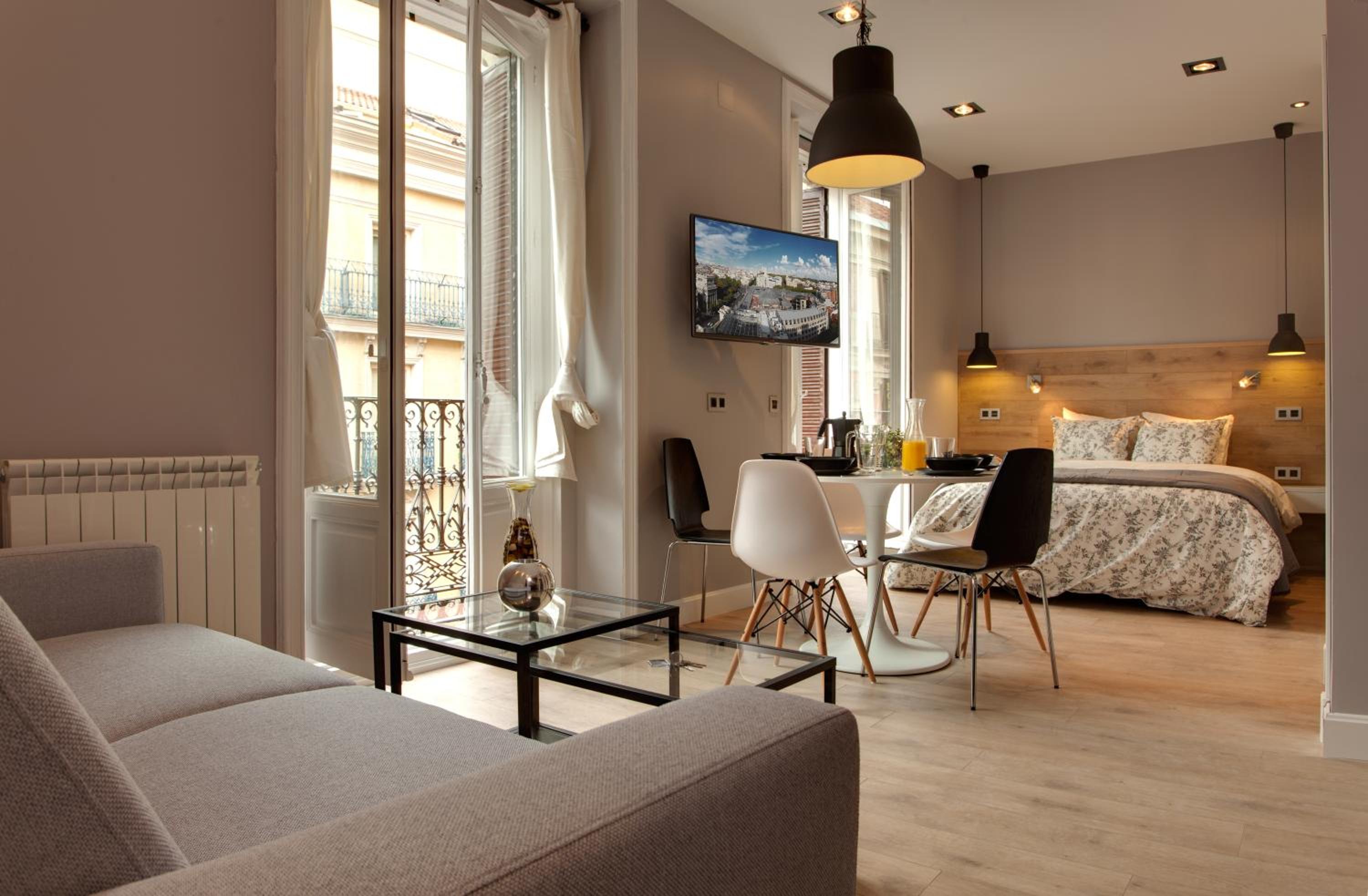 Apartamento de una habitación con balcón (3-5 adultos)