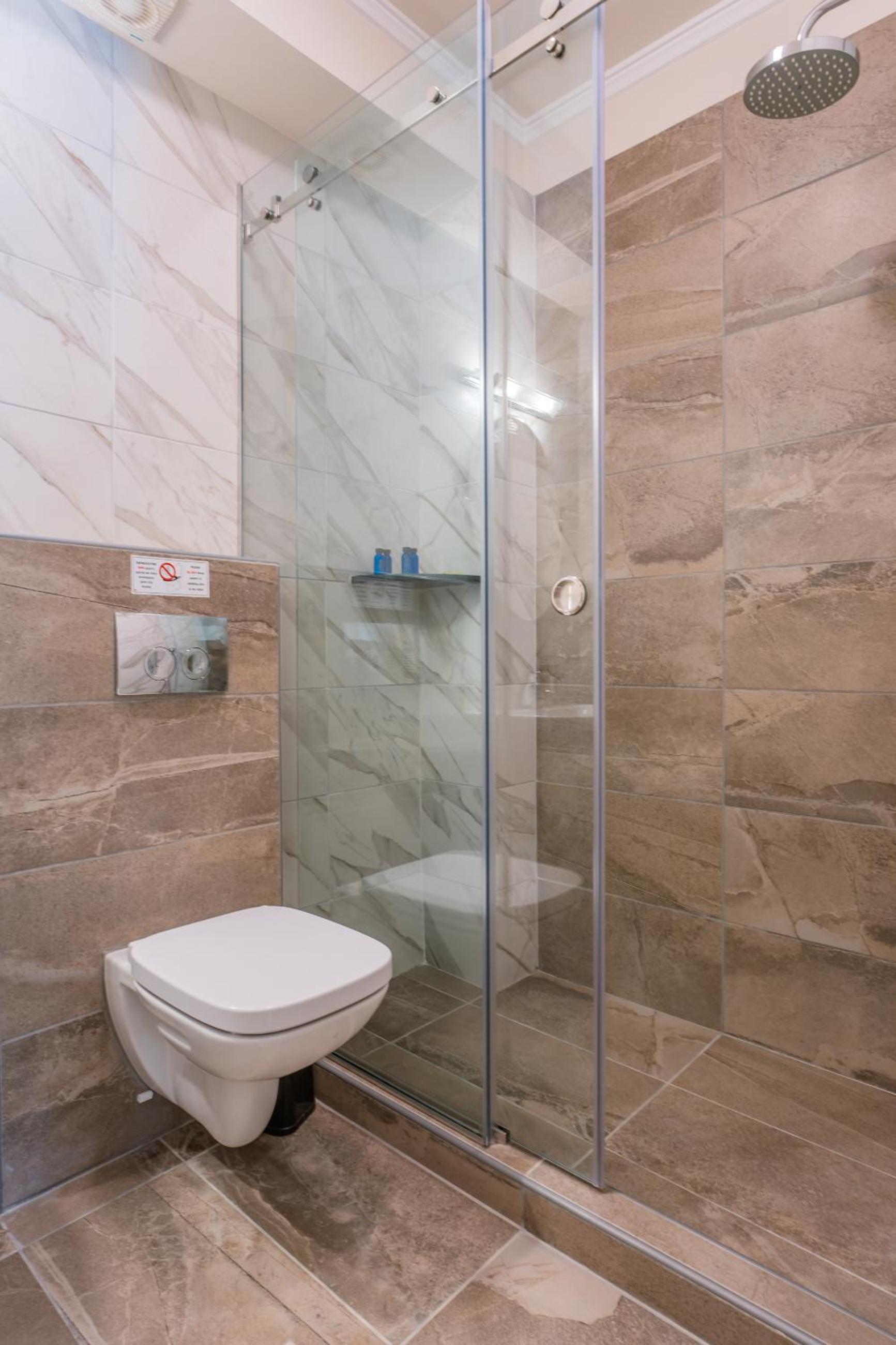 Deluxe Double or Twin Room photo 3
