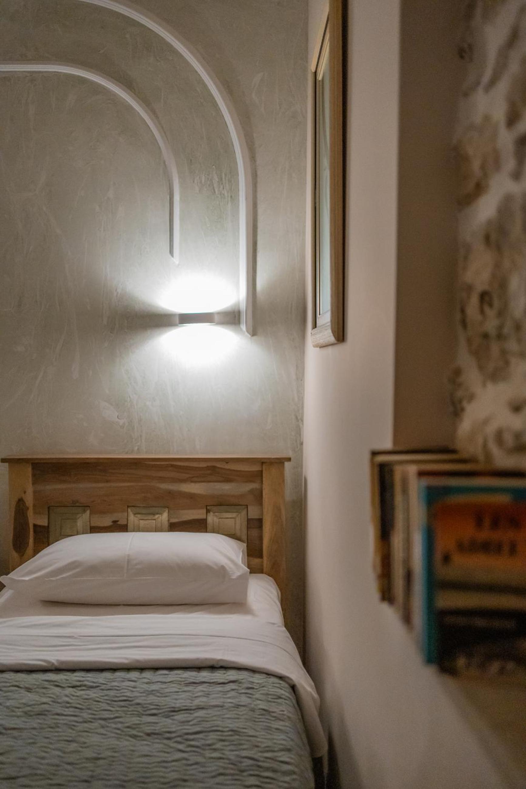 Deluxe Double or Twin Room photo 2