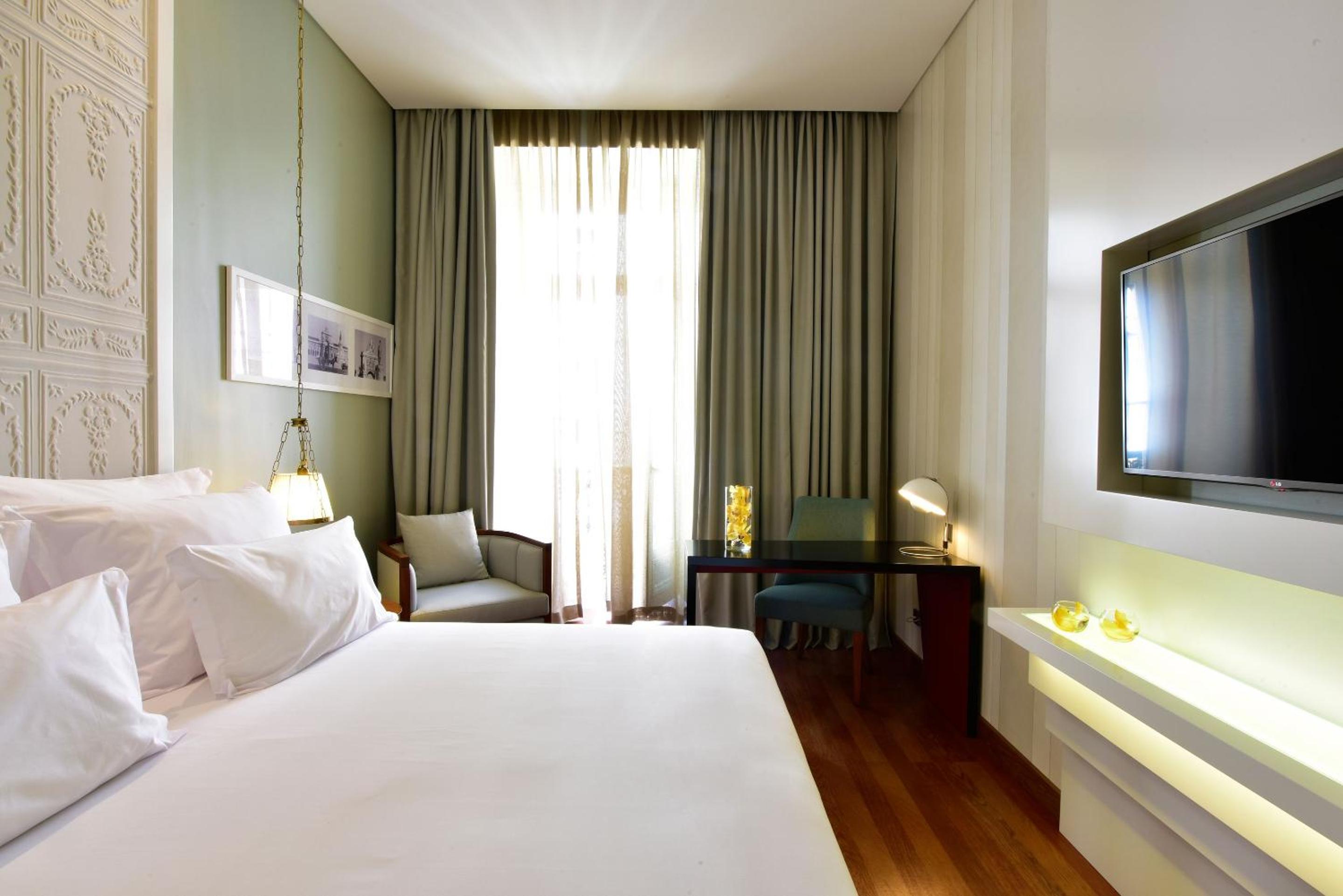 Classic Double Room with King Size Bed - Photo 1