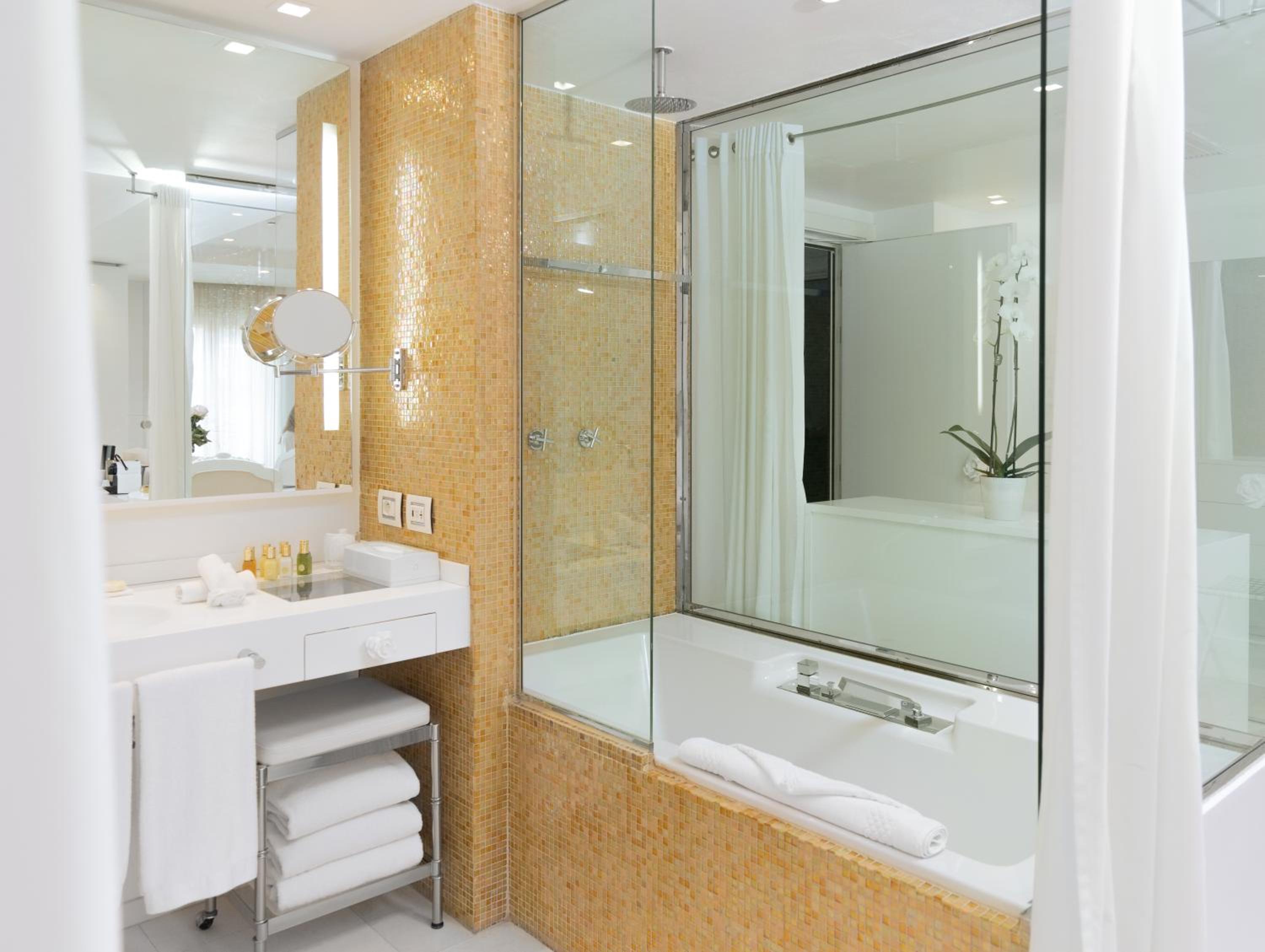 Junior Suite  - Free Spa Access - Photo 2