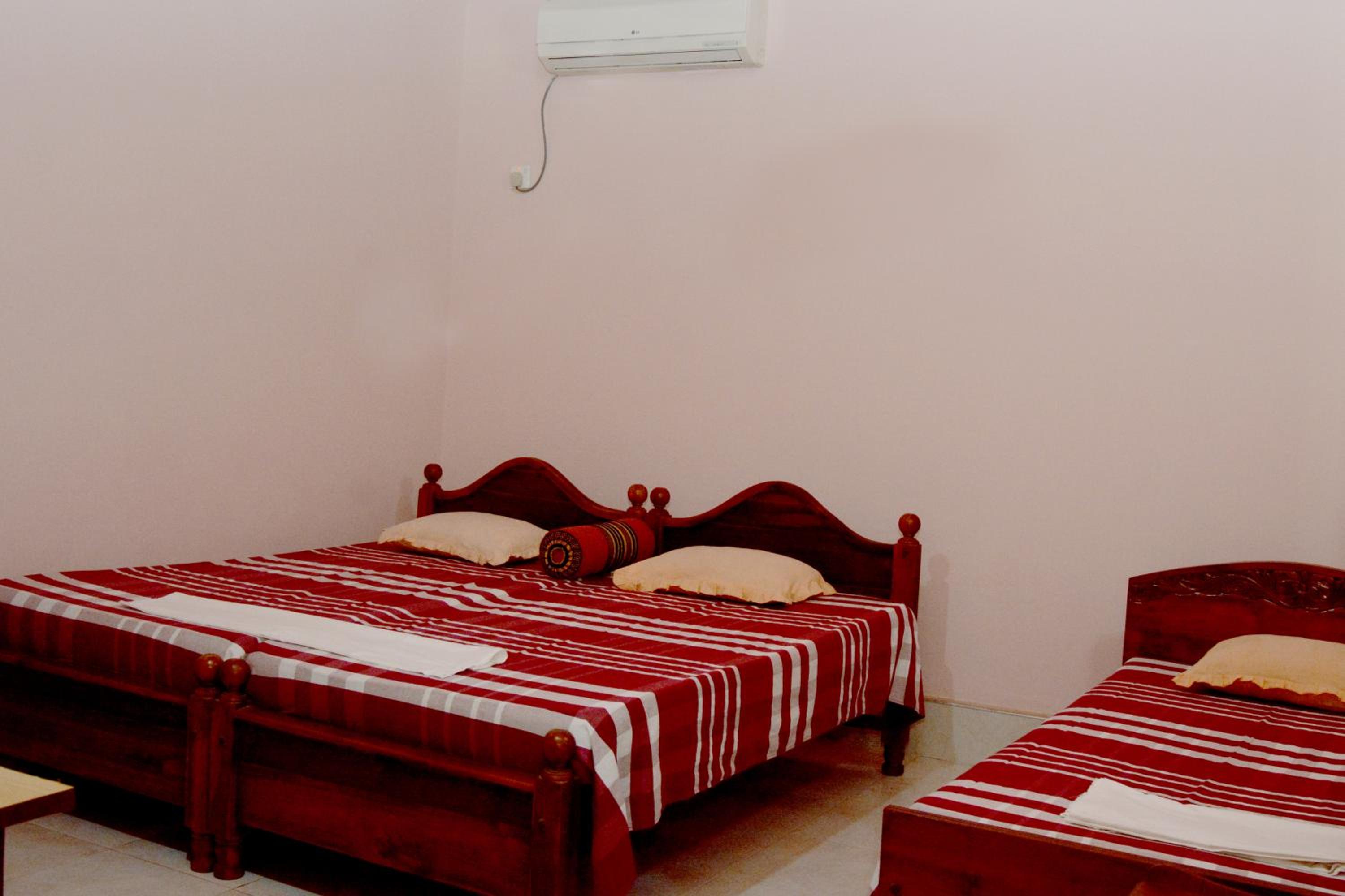 Deluxe Triple Room photo 3