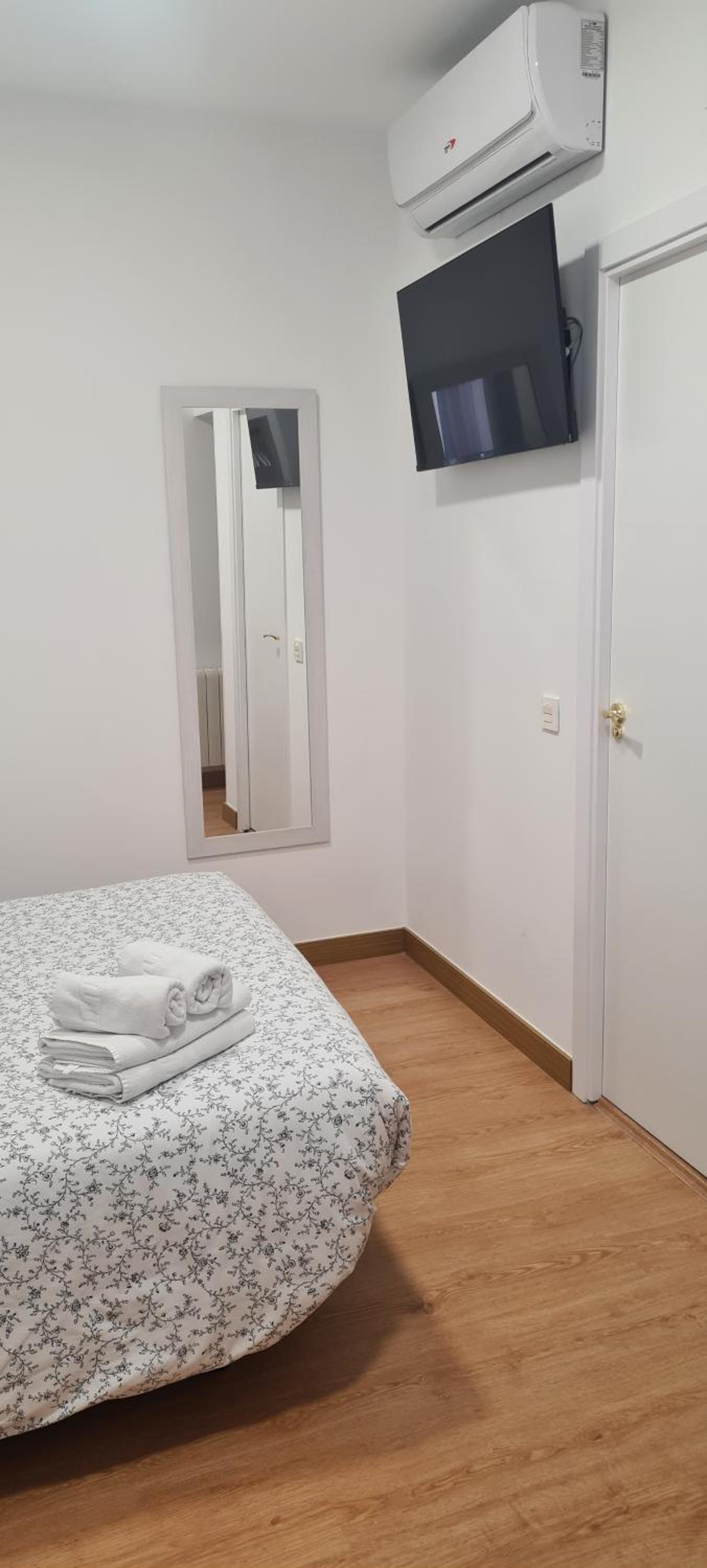 Double Room - Photo 31