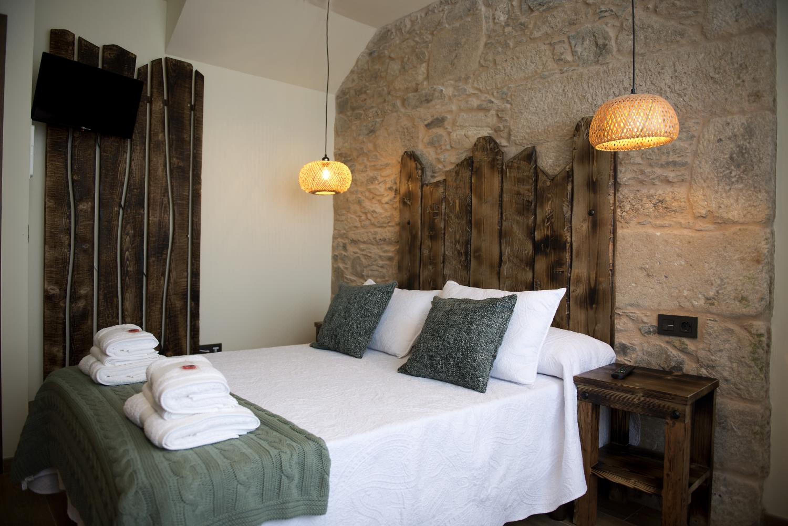 Double Room with Private Bathroom - Photo 4