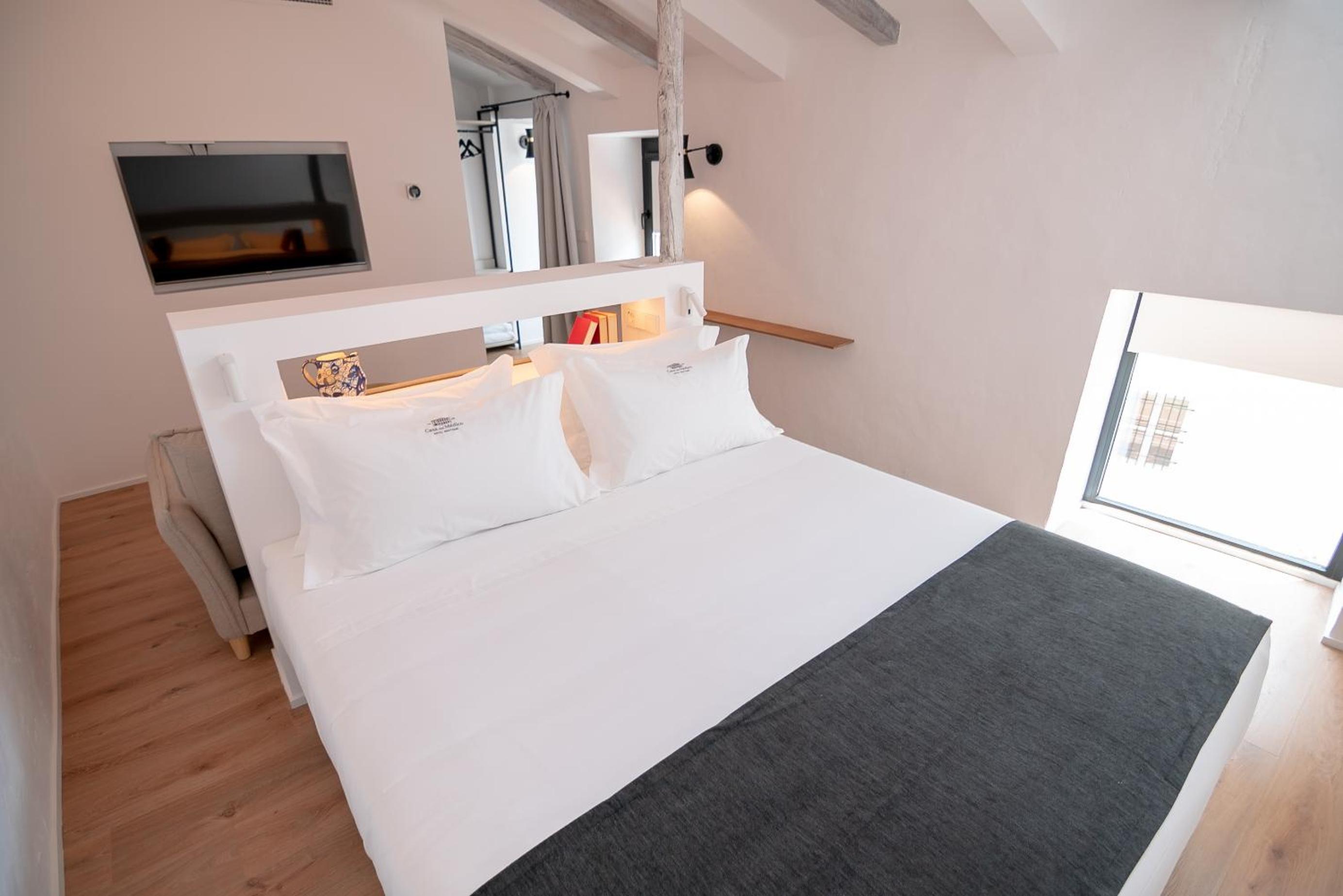 Deluxe Suite - Photo 3