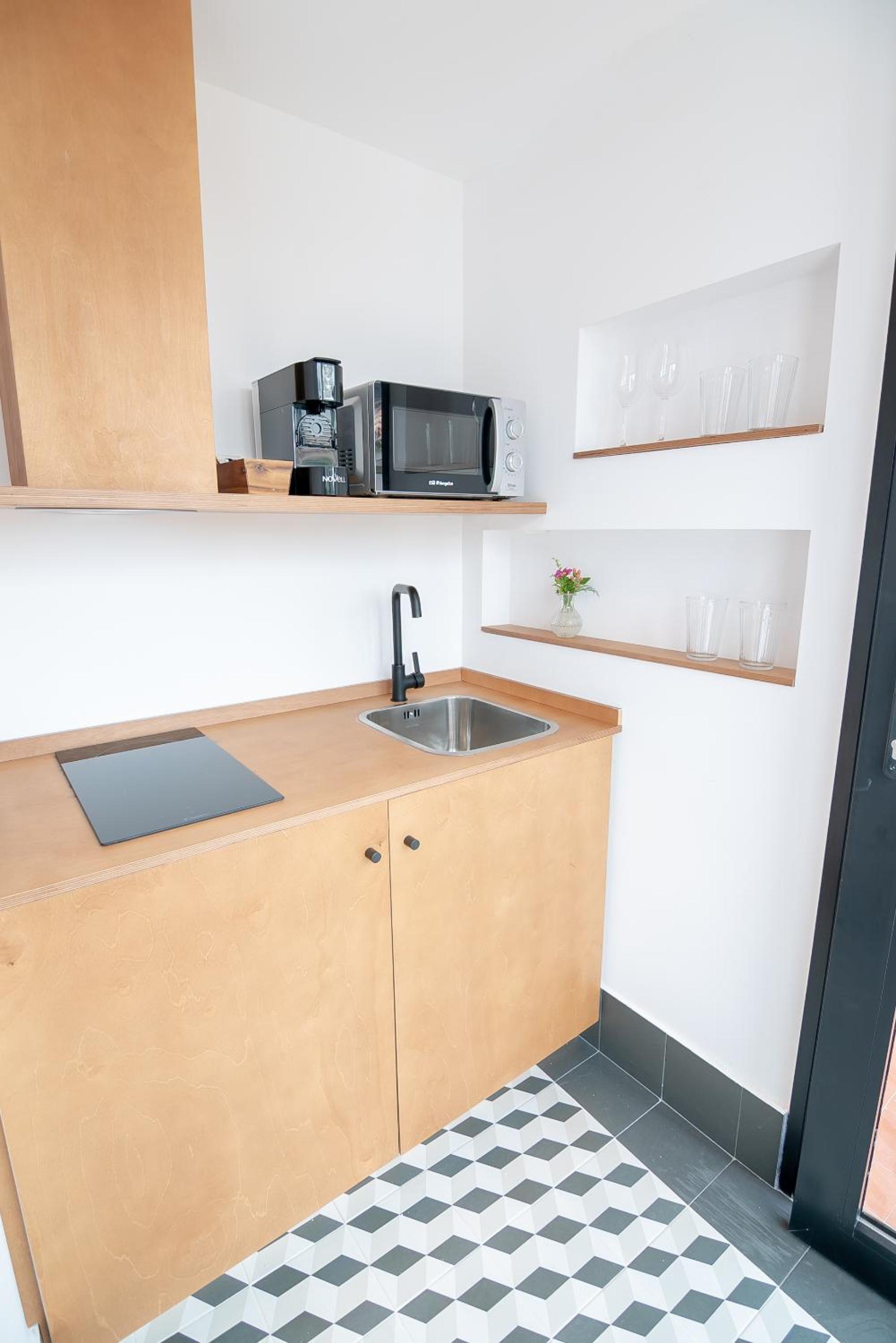 Deluxe Suite - Photo 9