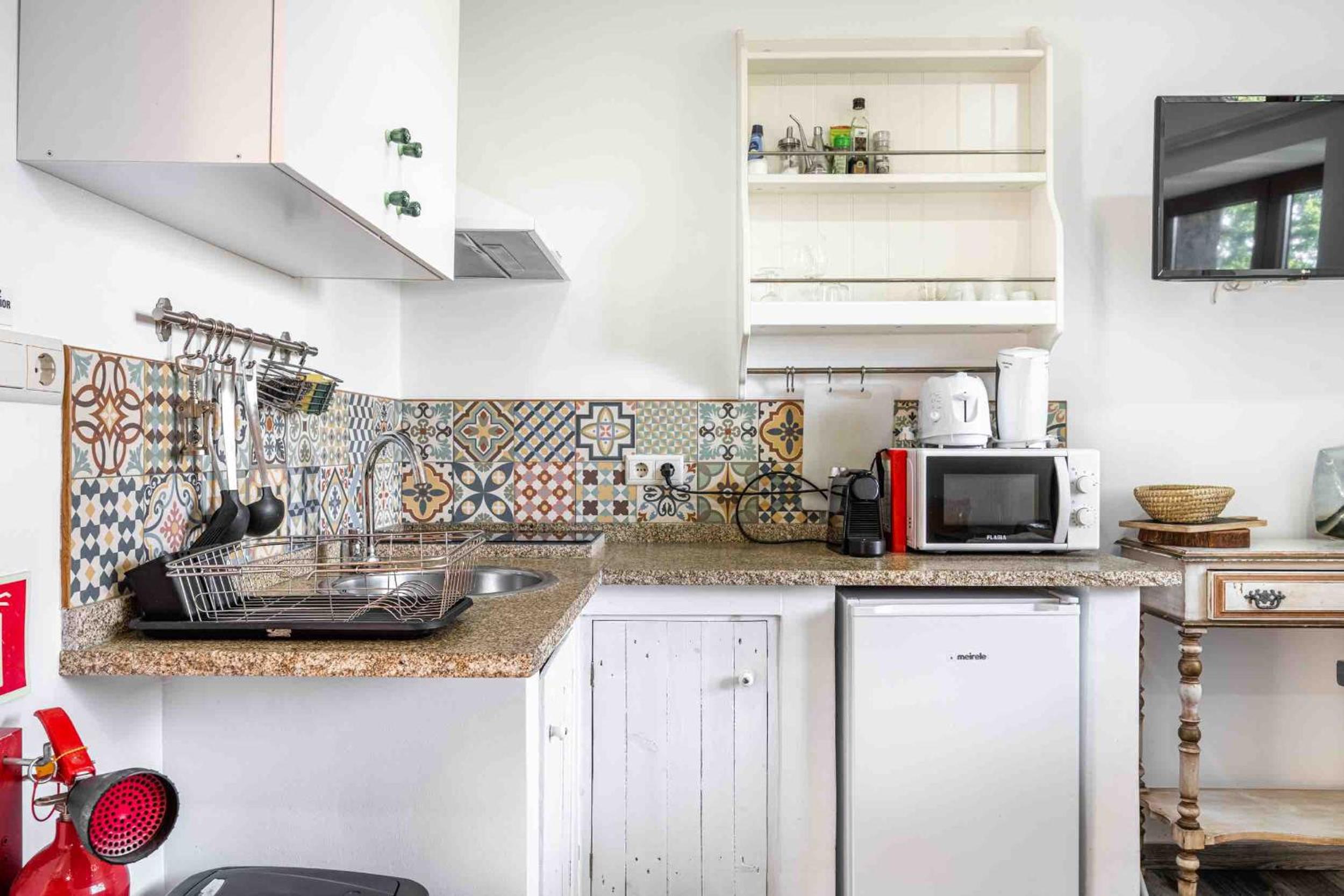One-Bedroom House - Photo 4