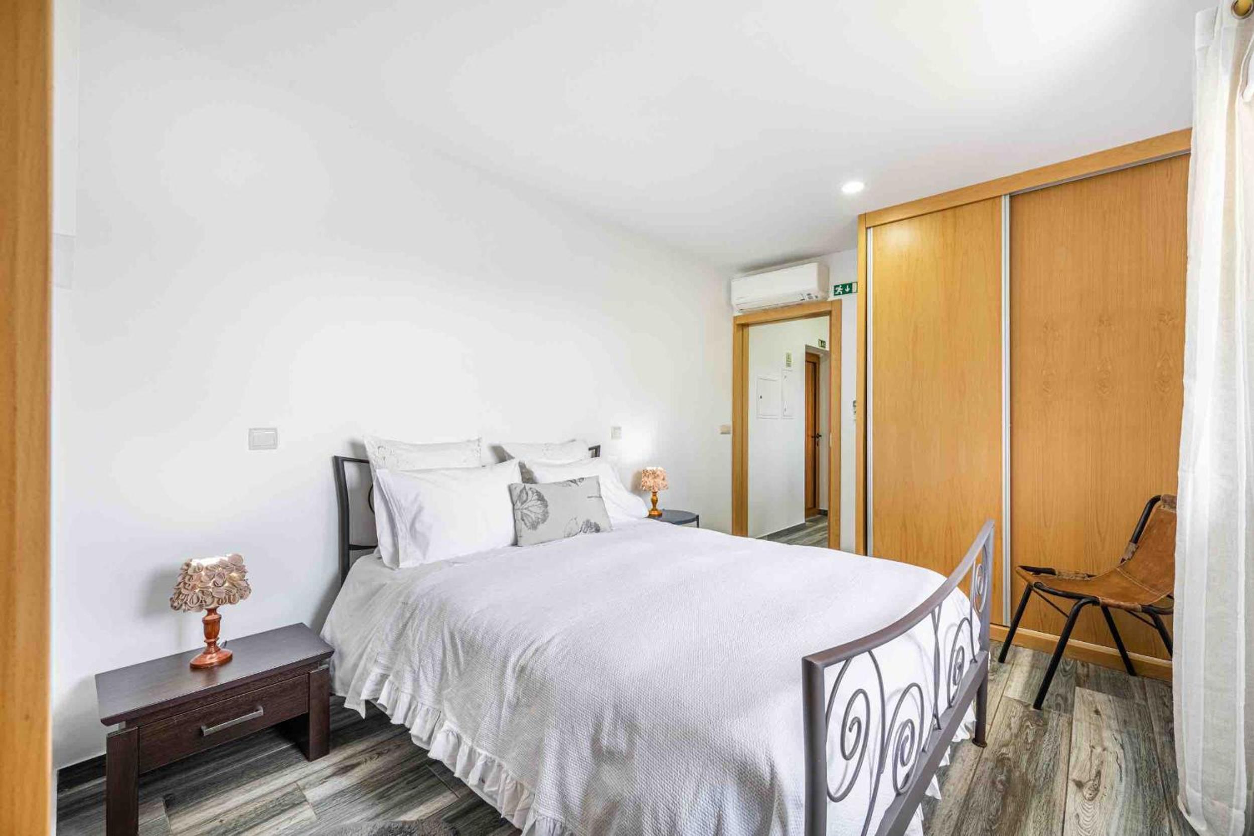 One-Bedroom House - Photo 22
