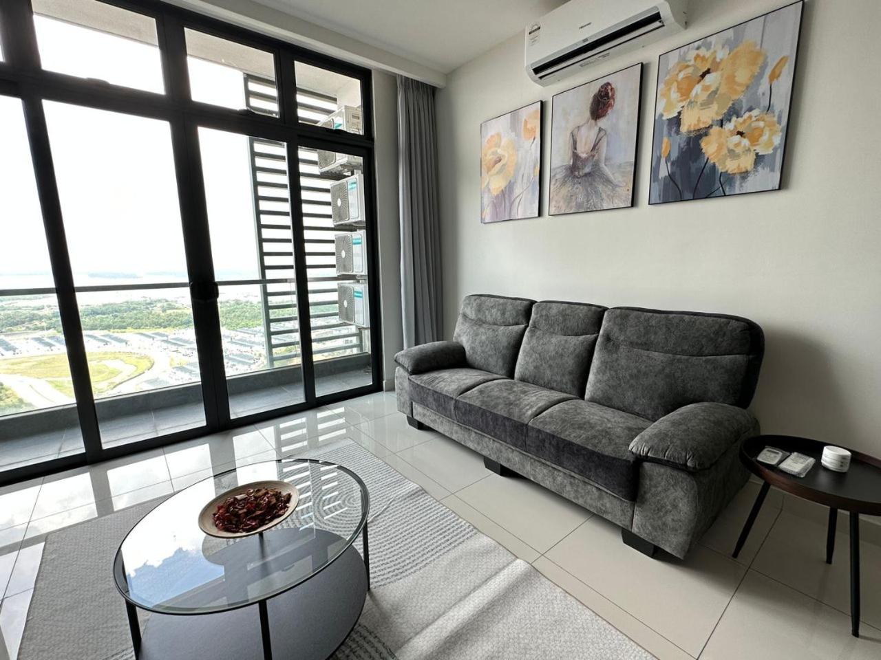 Apartment with Sea View photo 2
