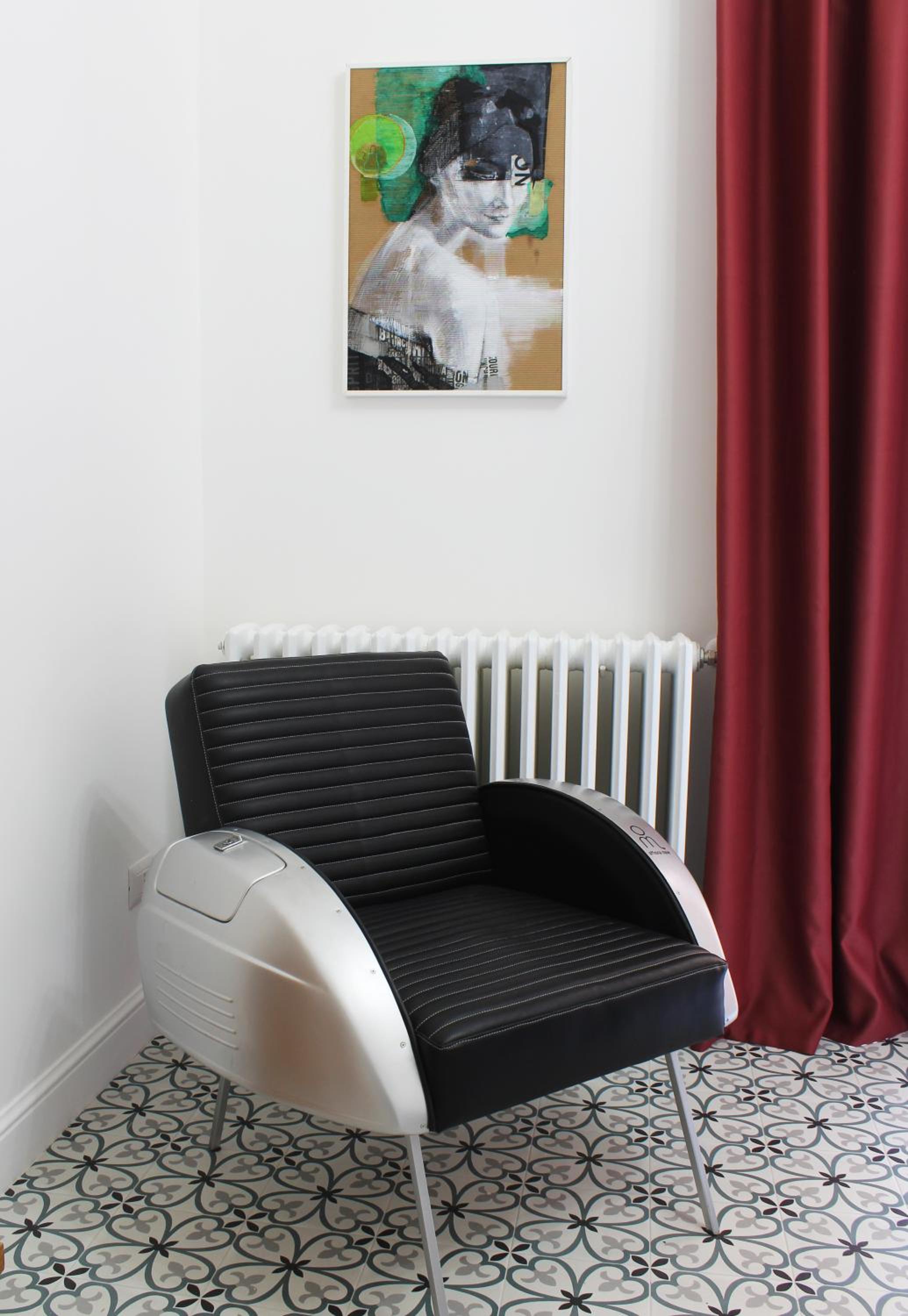 Double Room with Balcony - Photo 12