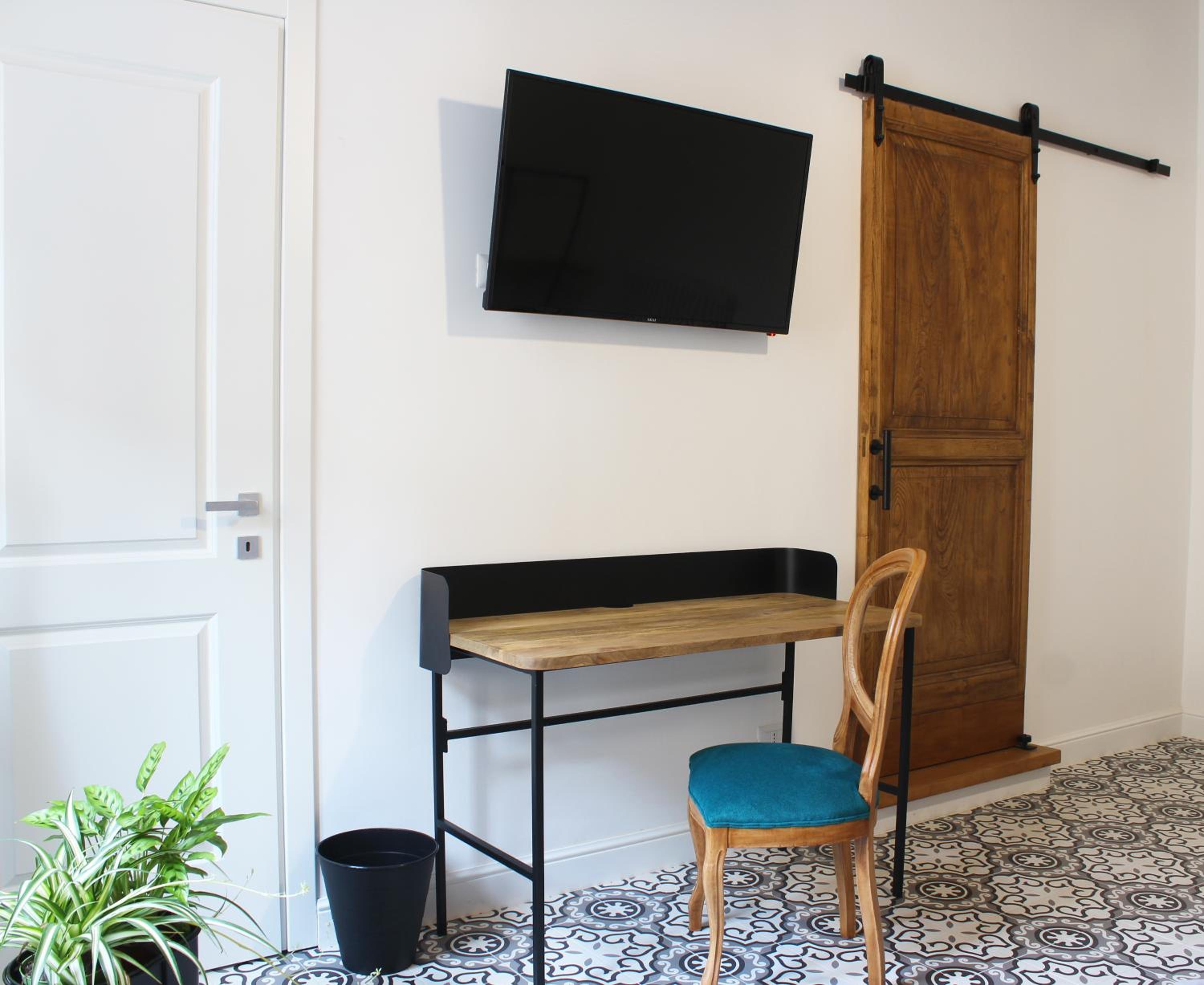 Double Room - Photo 2